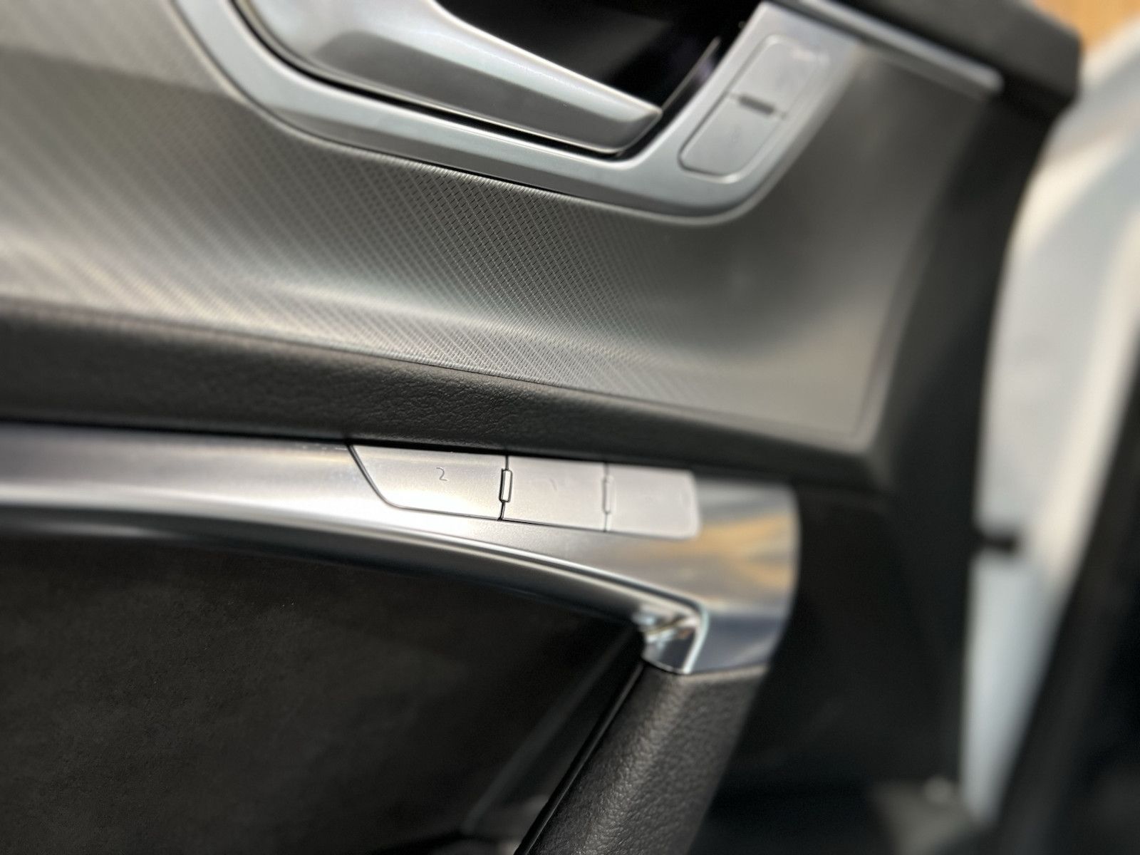 Fahrzeugabbildung Audi A6 Avant sport TDI Navi*Virtual*Kam*Memory*Leder