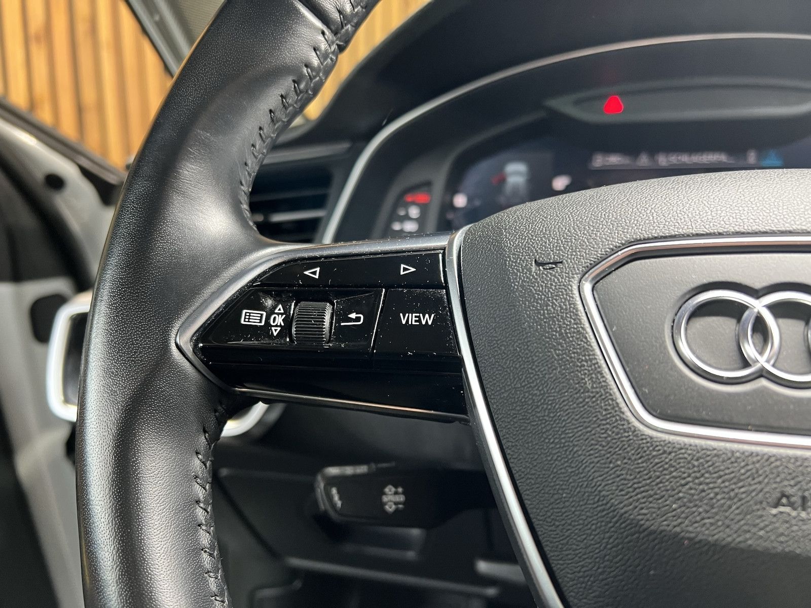 Fahrzeugabbildung Audi A6 Avant sport TDI Navi*Virtual*Kam*Memory*Leder