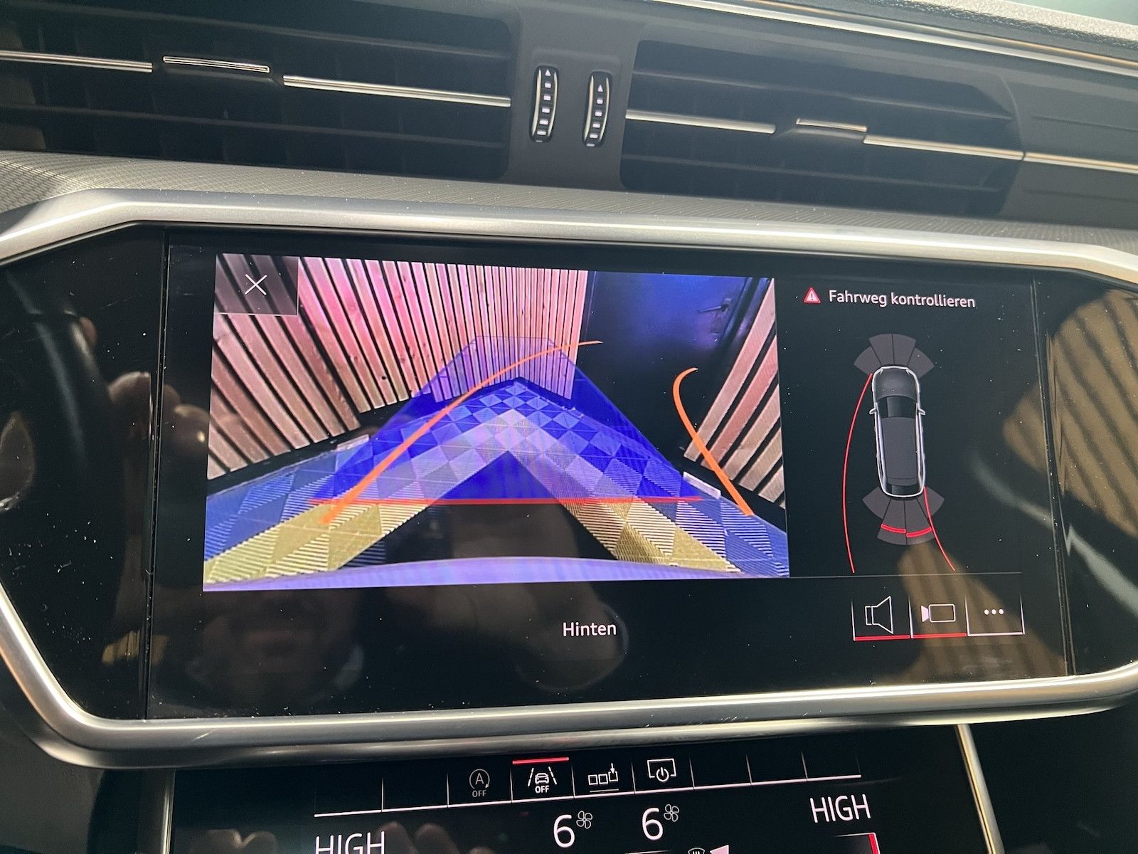 Fahrzeugabbildung Audi A6 Avant sport TDI Navi*Virtual*Kam*Memory*Leder
