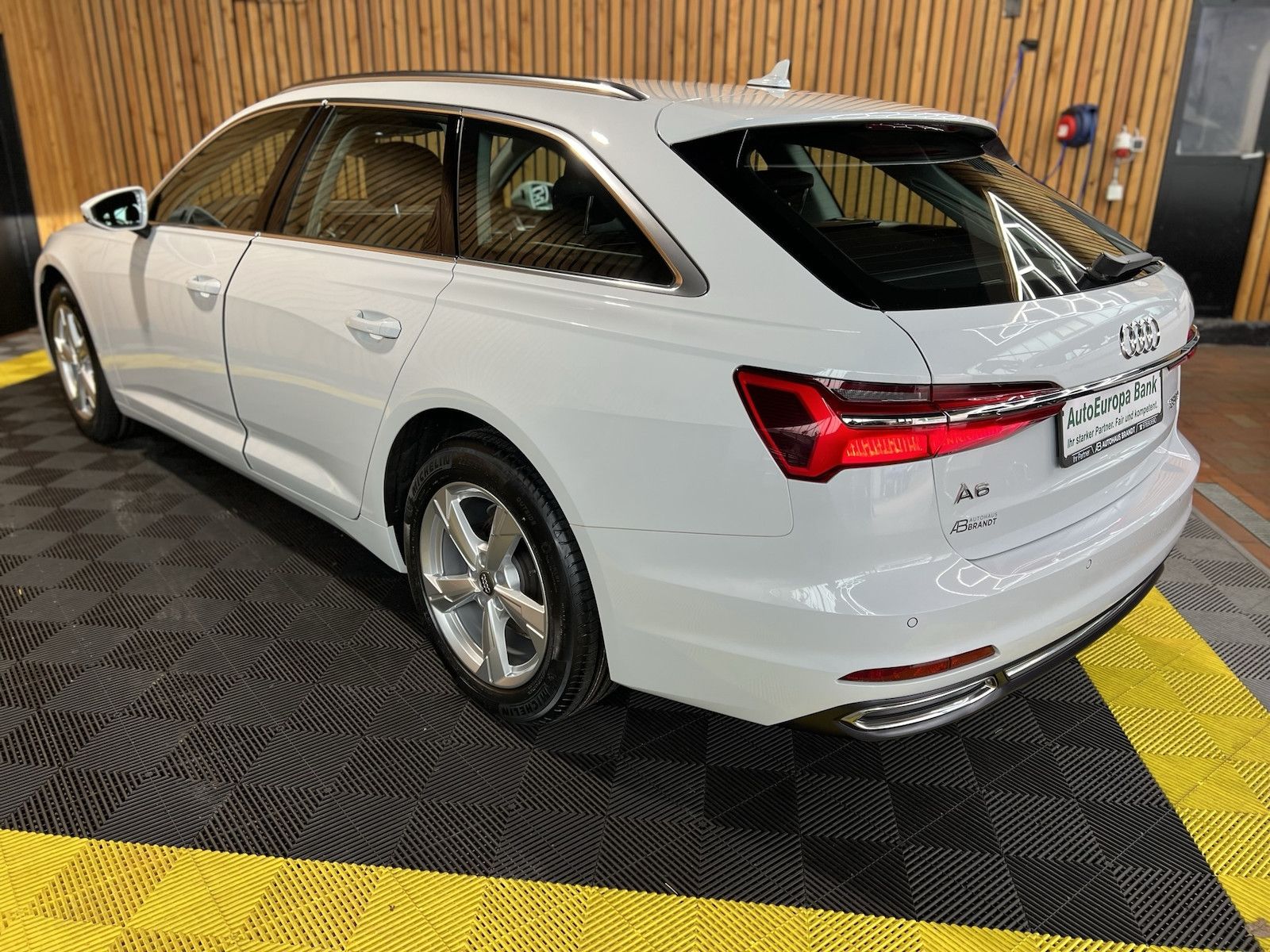 Fahrzeugabbildung Audi A6 Avant sport TDI Navi*Virtual*Kam*Memory*Leder