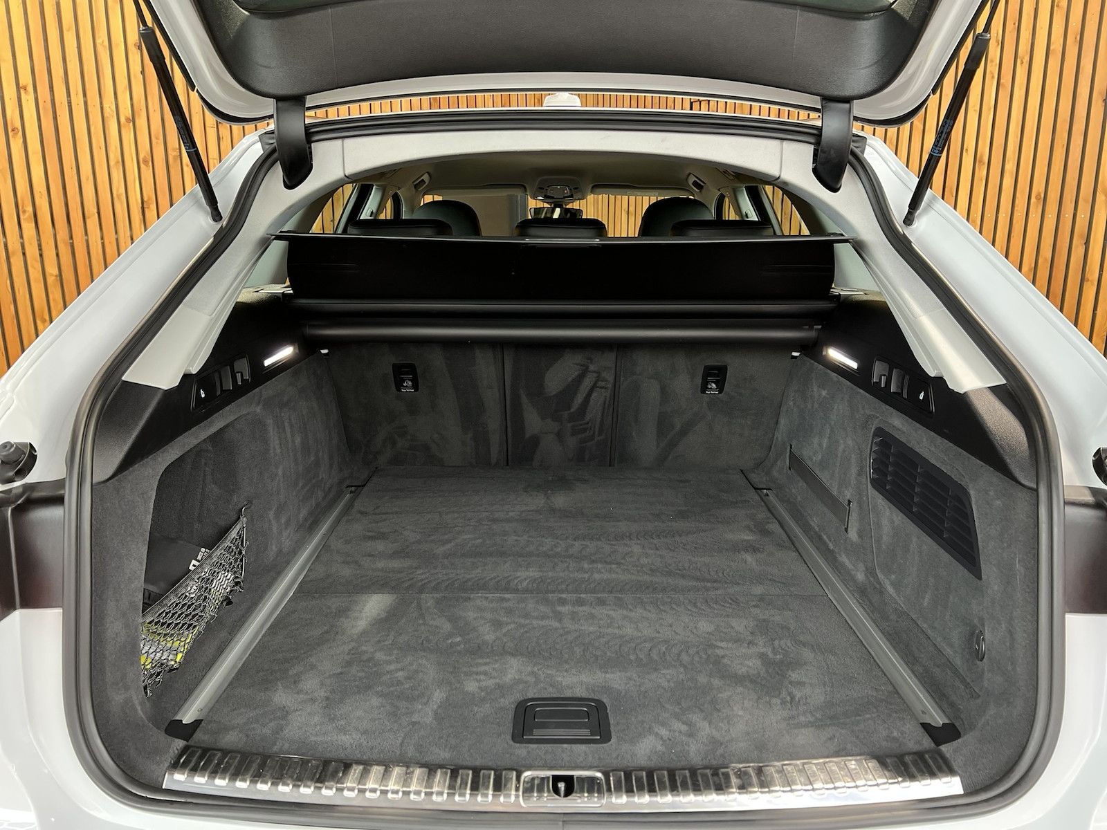 Fahrzeugabbildung Audi A6 Avant sport TDI Navi*Virtual*Kam*Memory*Leder