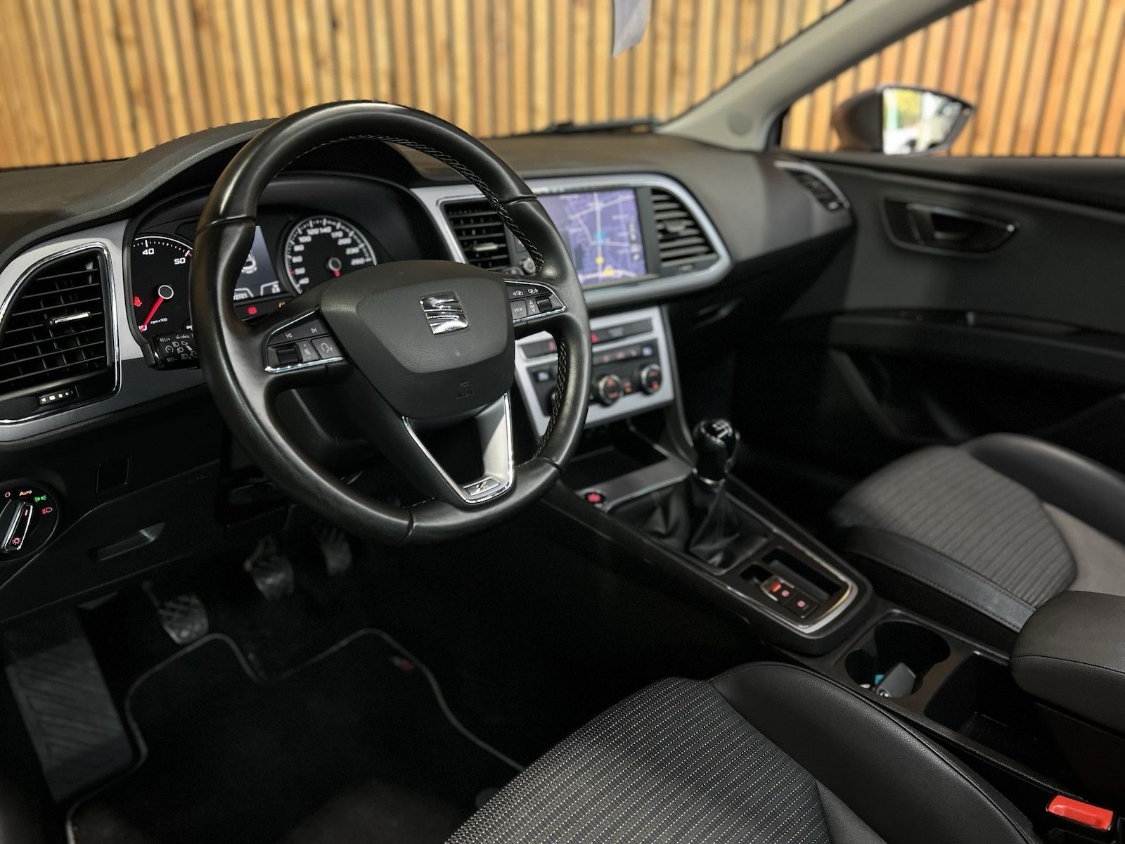 Fahrzeugabbildung SEAT Leon ST TDI Xcellence *Navi*Tempo*Kessy*PDC*Alu