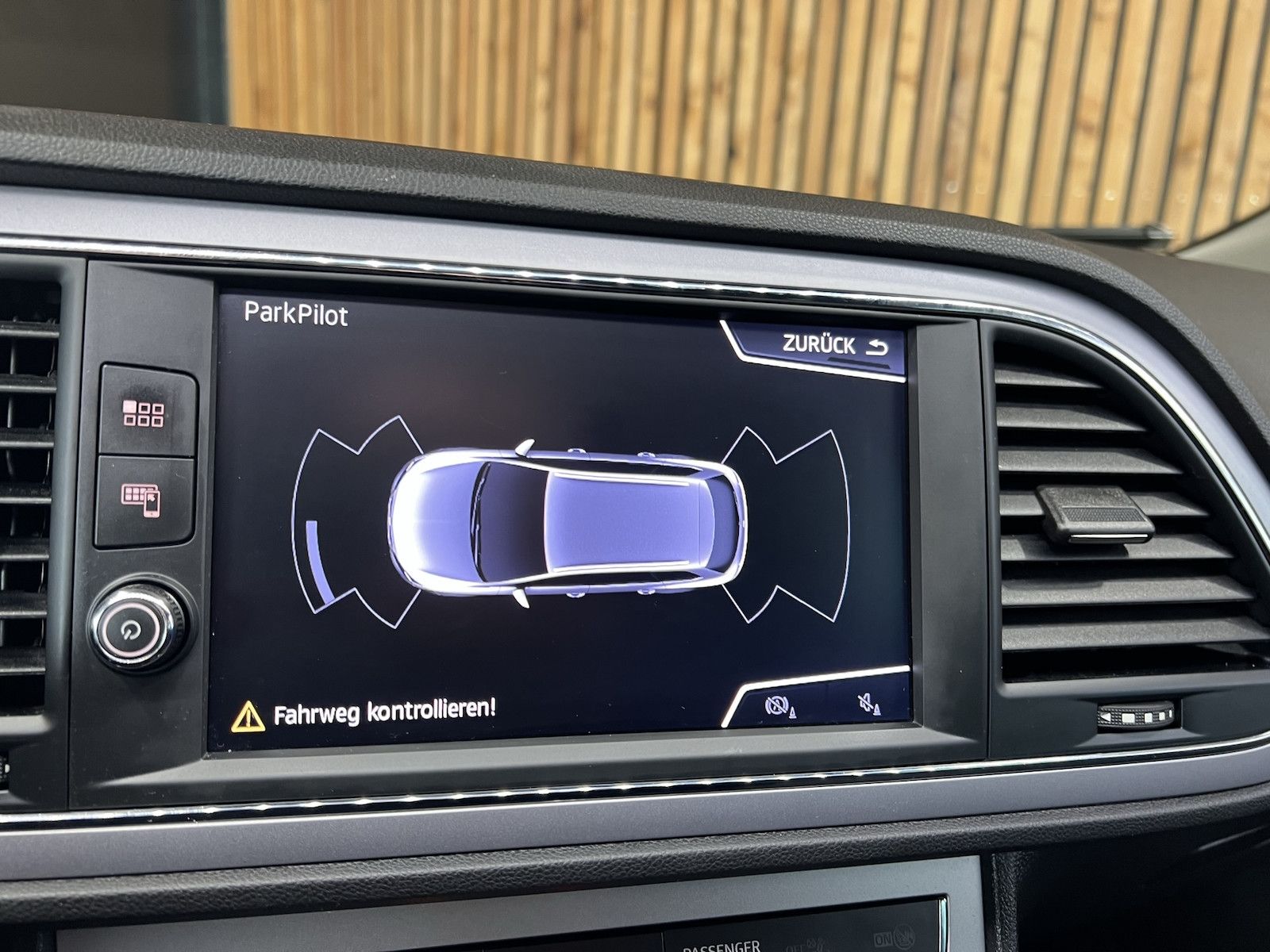 Fahrzeugabbildung SEAT Leon ST TDI Xcellence *Navi*Tempo*Kessy*PDC*Alu