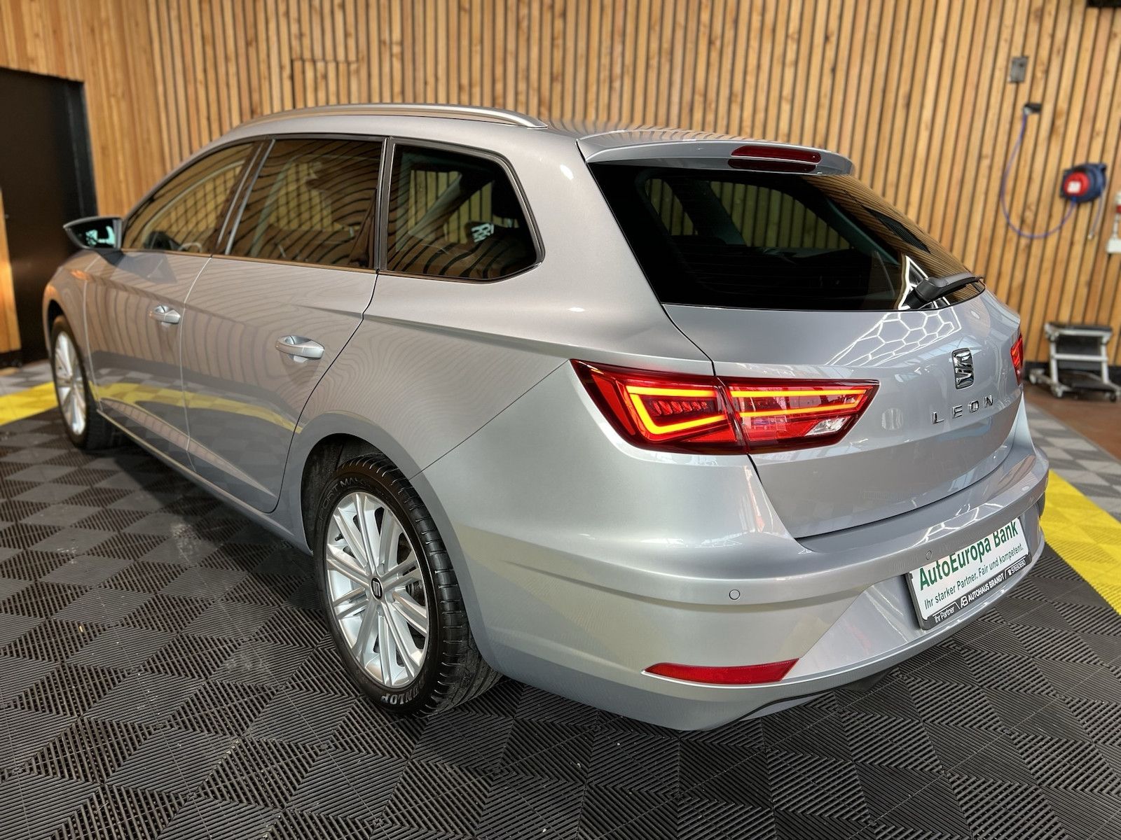 Fahrzeugabbildung SEAT Leon ST TDI Xcellence *Navi*Tempo*Kessy*PDC*Alu
