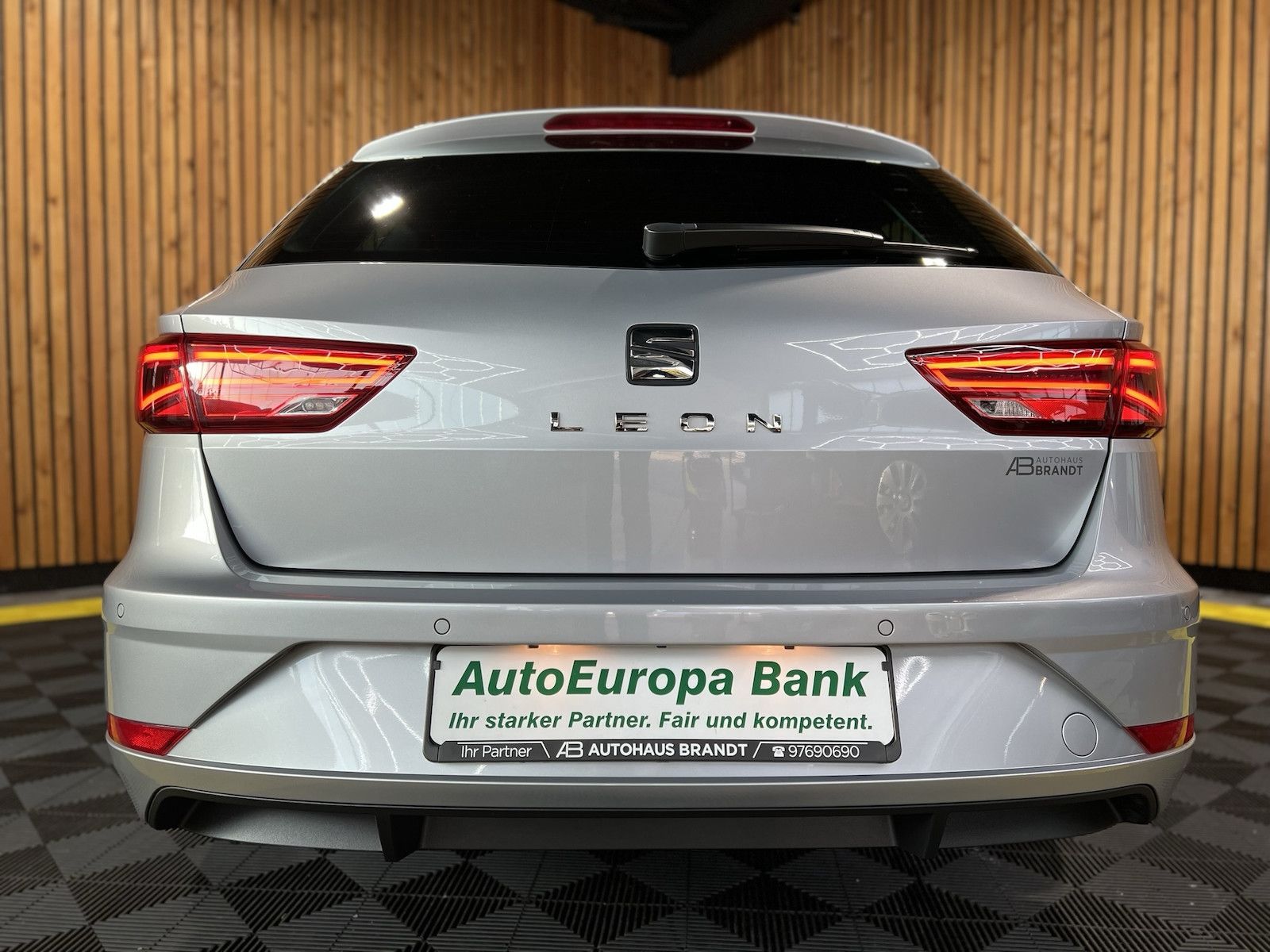 Fahrzeugabbildung SEAT Leon ST TDI Xcellence *Navi*Tempo*Kessy*PDC*Alu