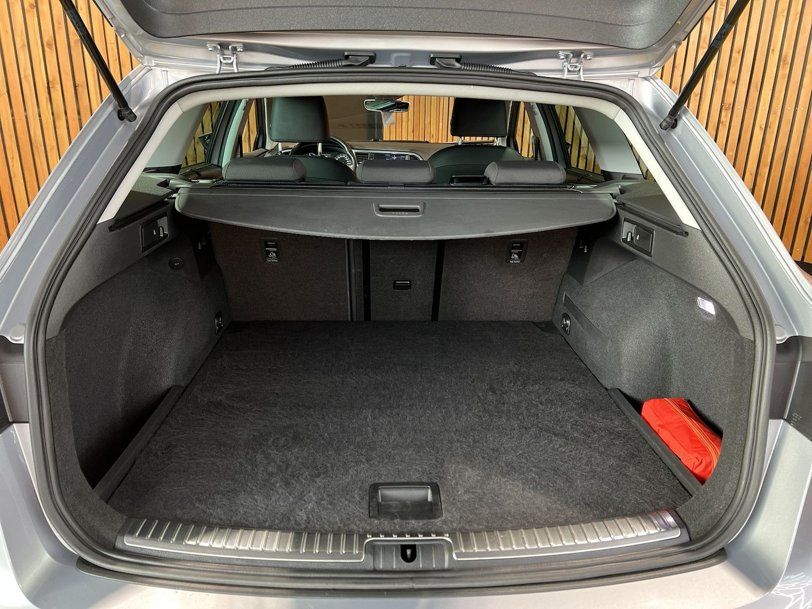 Fahrzeugabbildung SEAT Leon ST TDI Xcellence *Navi*Tempo*Kessy*PDC*Alu