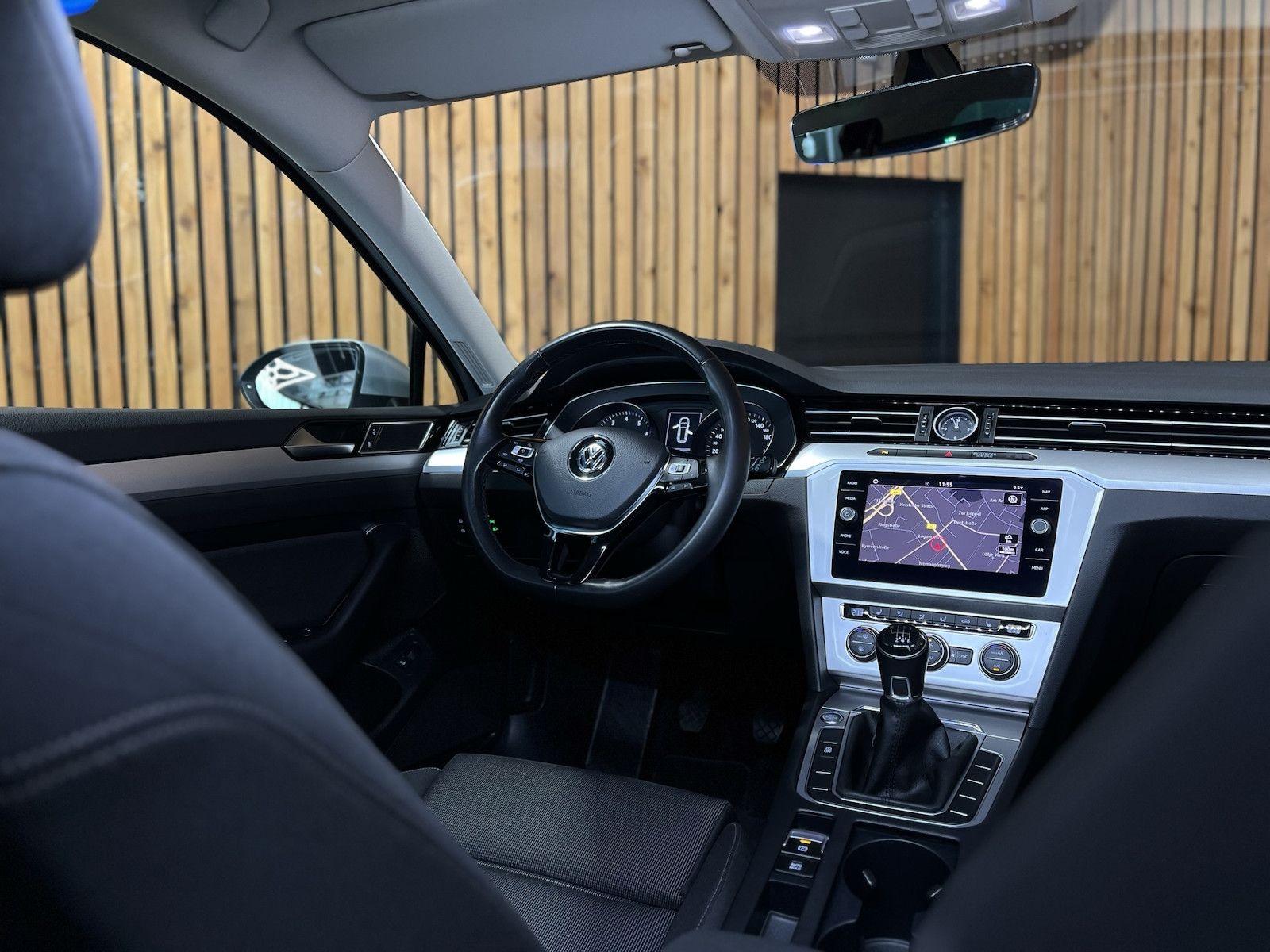 Fahrzeugabbildung Volkswagen Passat Variant 1,5 TSI Comf. *Navi*ACC*PDC*Alu*