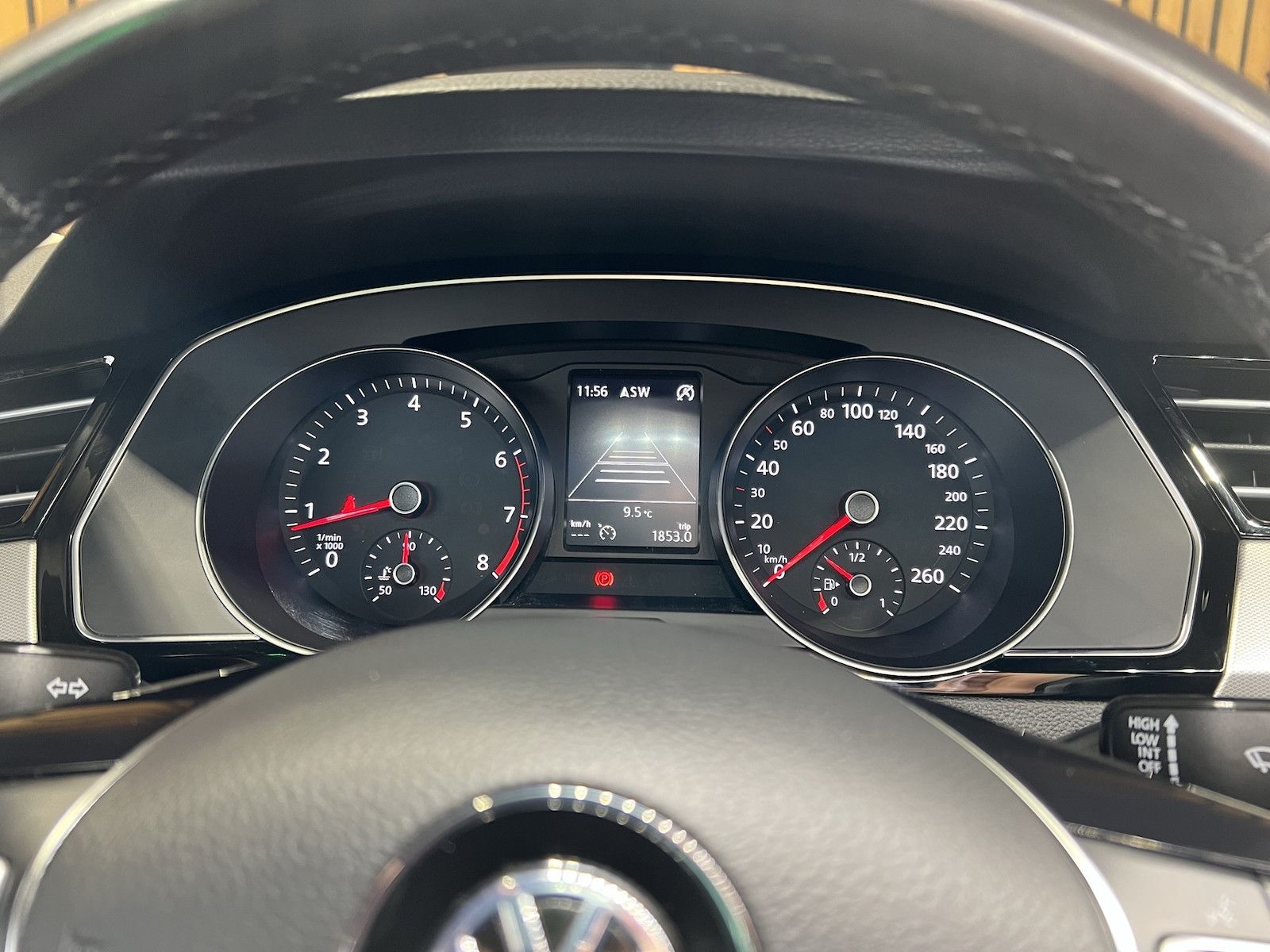 Fahrzeugabbildung Volkswagen Passat Variant 1,5 TSI Comf. *Navi*ACC*PDC*Alu*