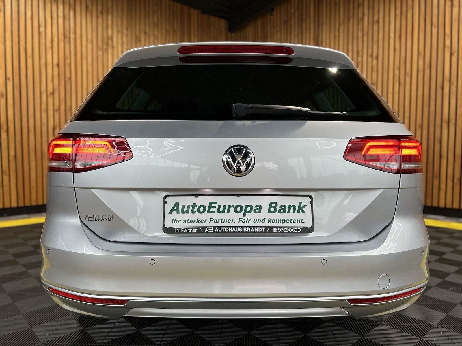 Fahrzeugabbildung Volkswagen Passat Variant 1,5 TSI Comf. *Navi*ACC*PDC*Alu*