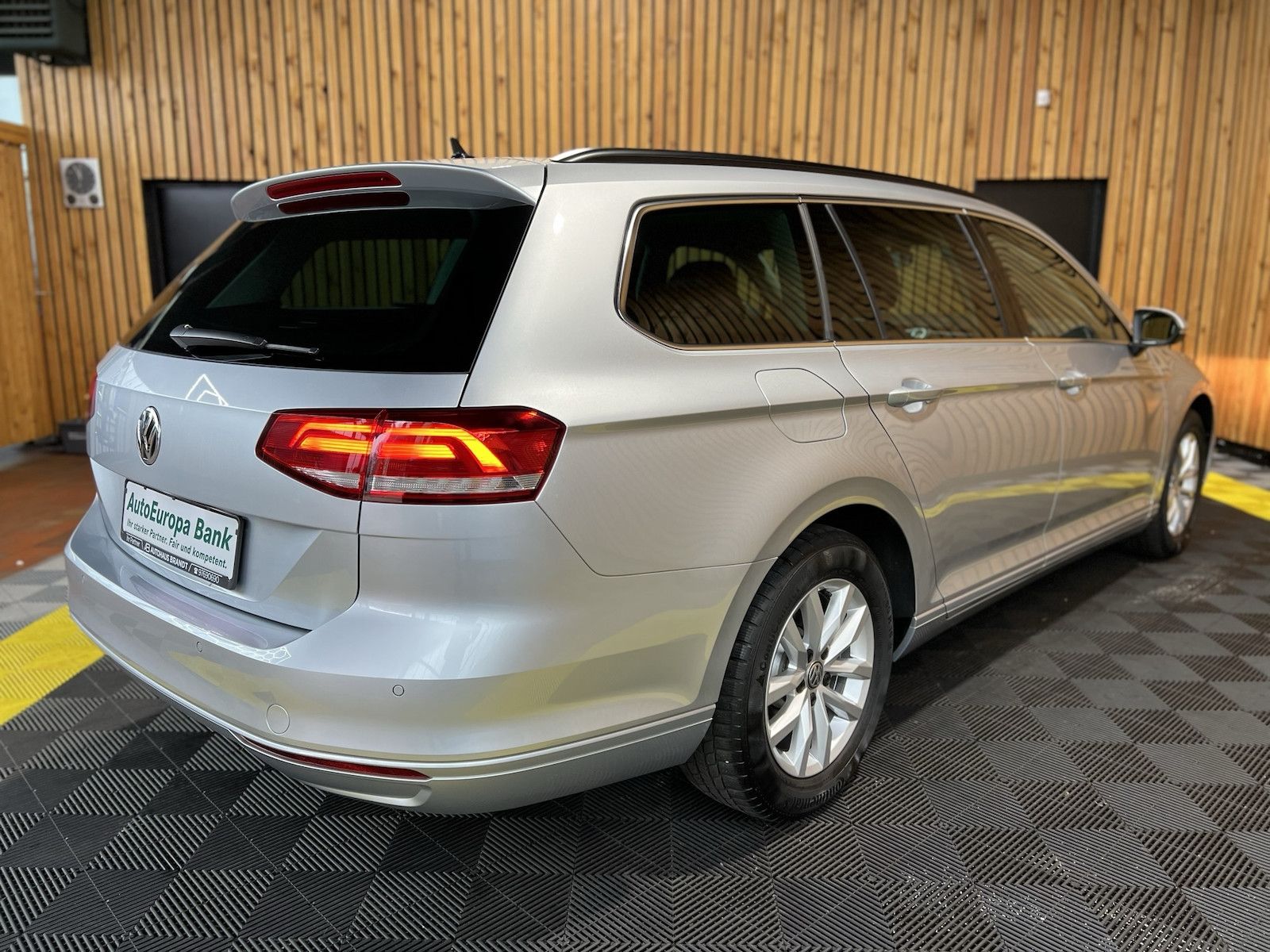 Fahrzeugabbildung Volkswagen Passat Variant 1,5 TSI Comf. *Navi*ACC*PDC*Alu*