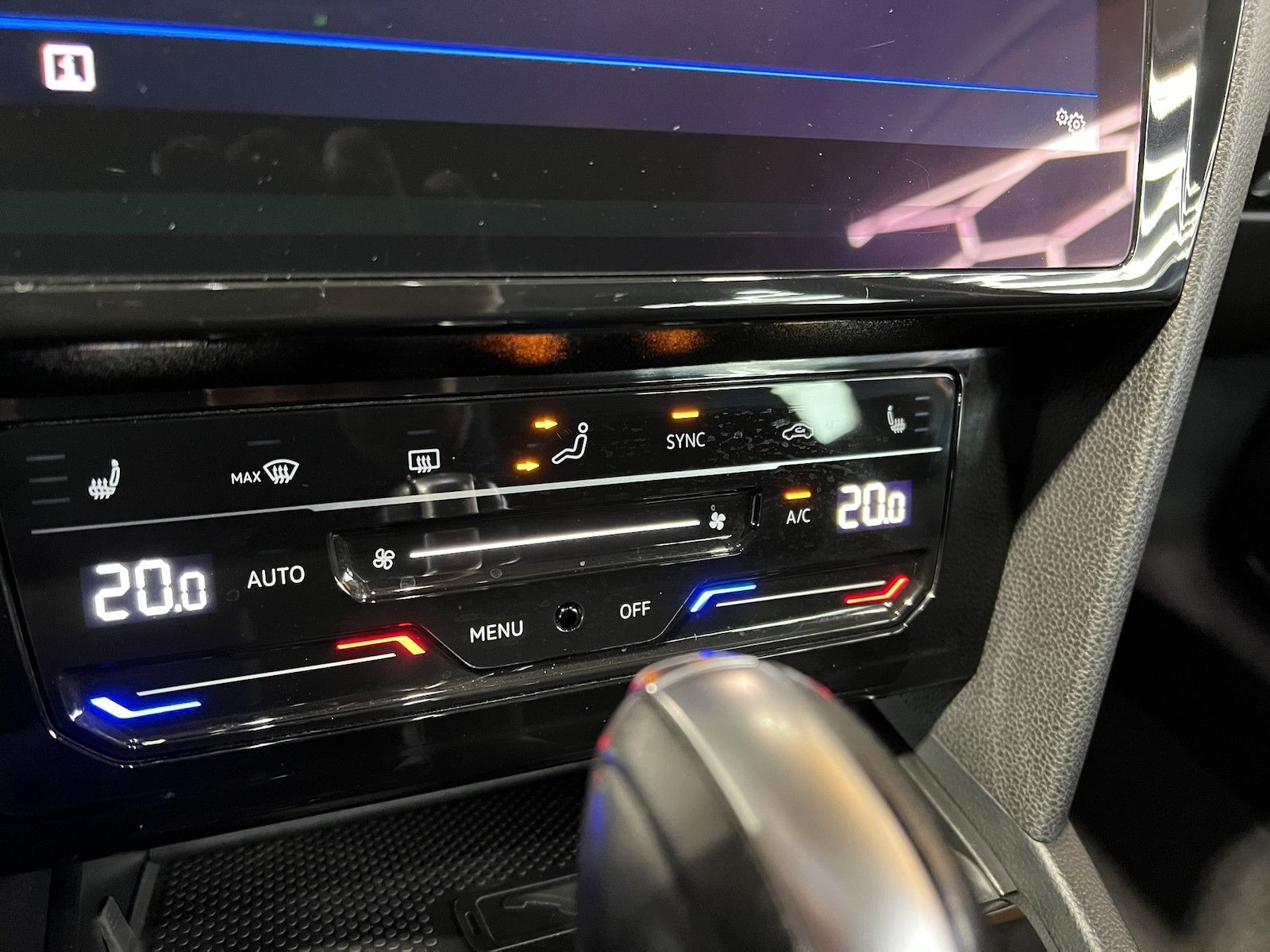 Fahrzeugabbildung Volkswagen Passat Variant 2,0 TDI DSG *Navi*LED*AHK*Virtual