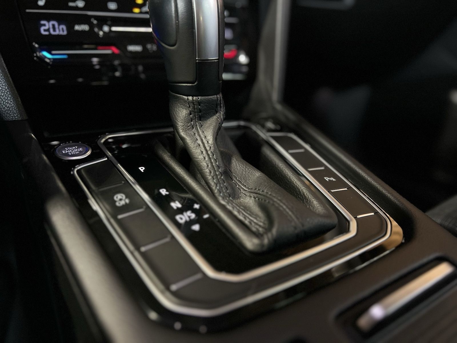 Fahrzeugabbildung Volkswagen Passat Variant 2,0 TDI DSG *Navi*LED*AHK*Virtual