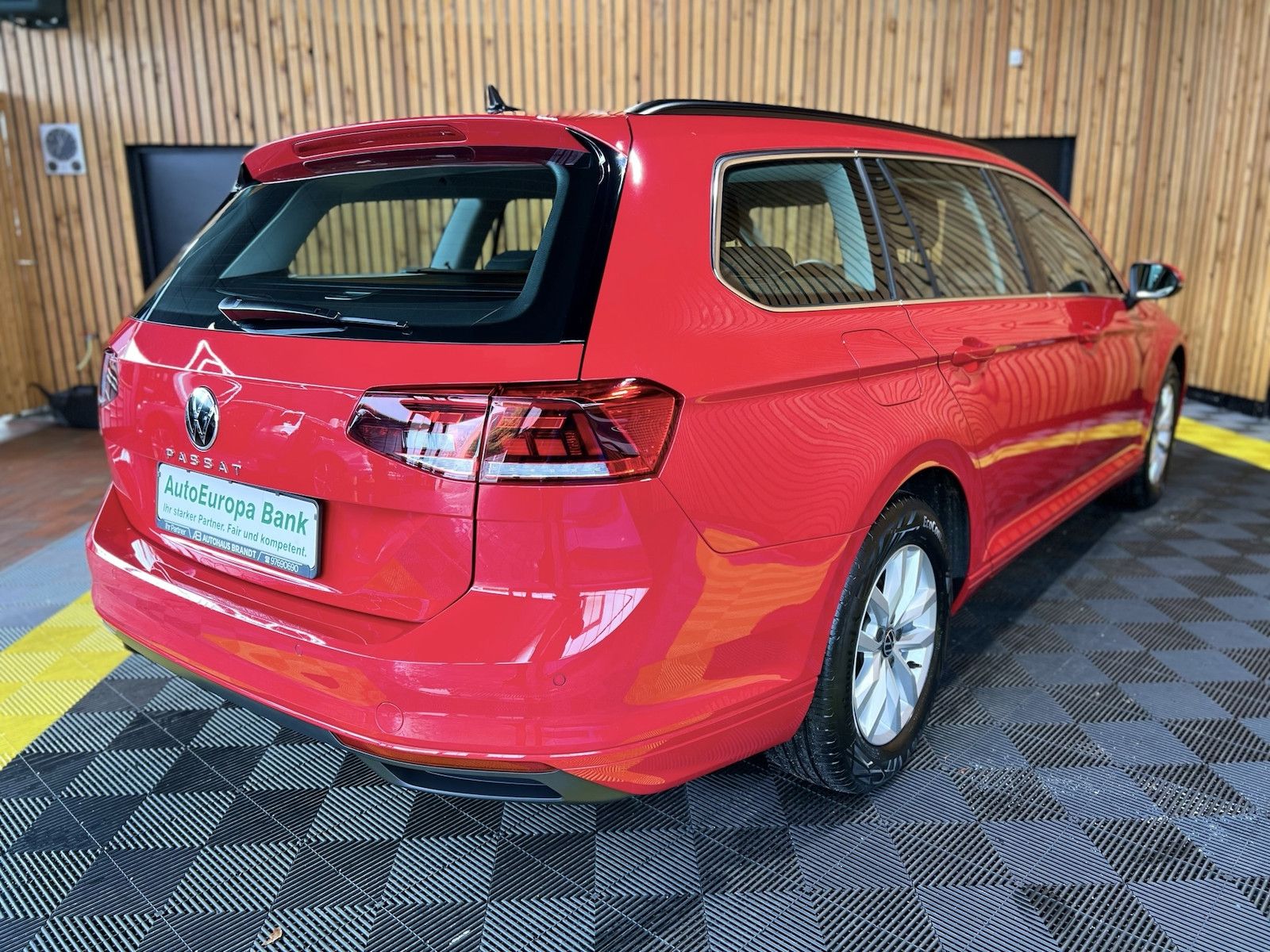 Fahrzeugabbildung Volkswagen Passat Variant 2,0 TDI DSG *Navi*LED*AHK*Virtual