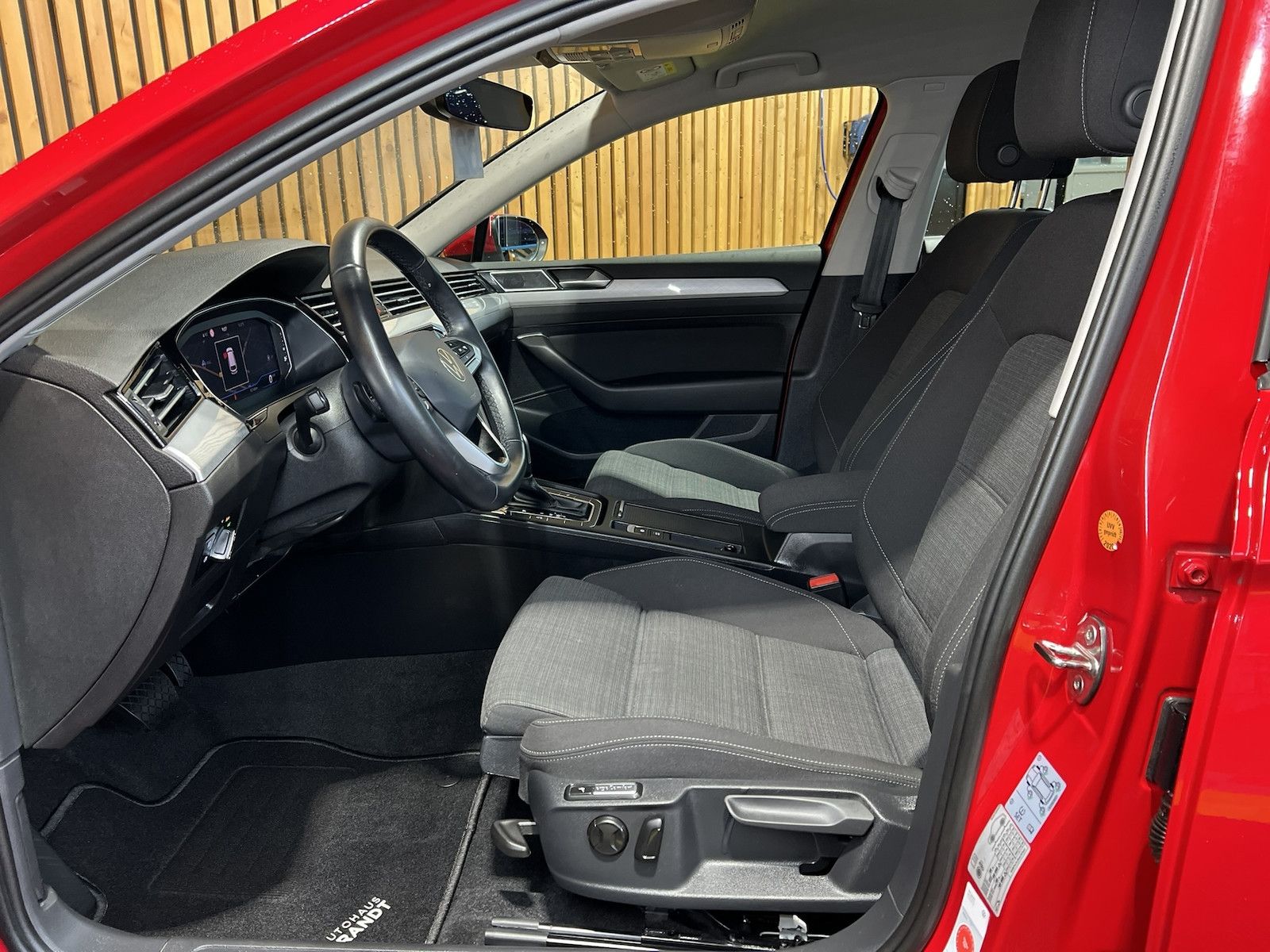 Fahrzeugabbildung Volkswagen Passat Variant 2,0 TDI DSG *Navi*LED*Kam*Virtual