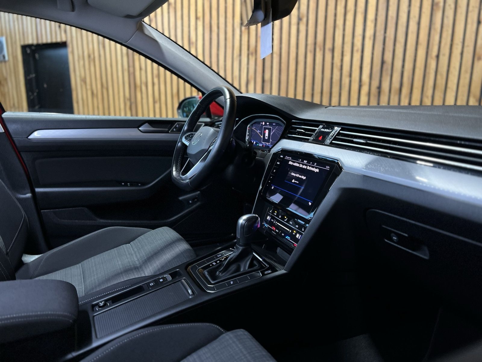Fahrzeugabbildung Volkswagen Passat Variant 2,0 TDI DSG *Navi*LED*Kam*Virtual