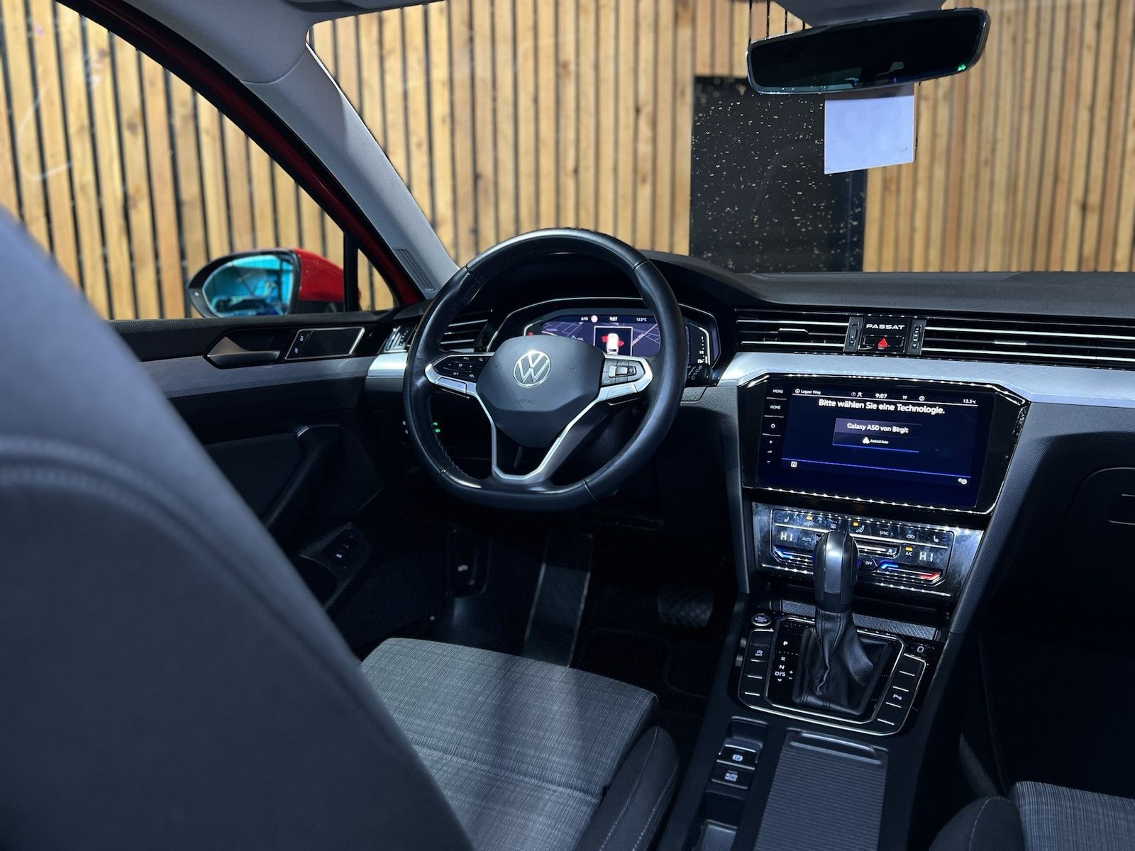 Fahrzeugabbildung Volkswagen Passat Variant 2,0 TDI DSG *Navi*LED*Kam*Virtual