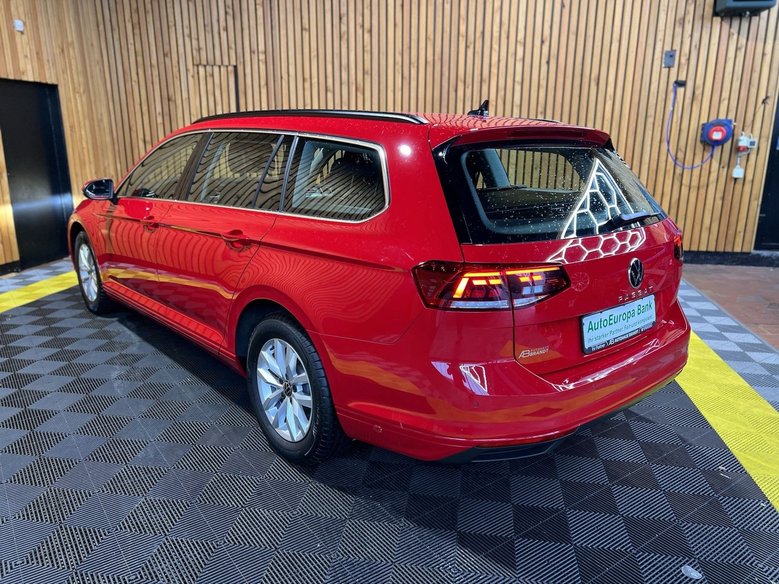 Fahrzeugabbildung Volkswagen Passat Variant 2,0 TDI DSG *Navi*LED*Kam*Virtual