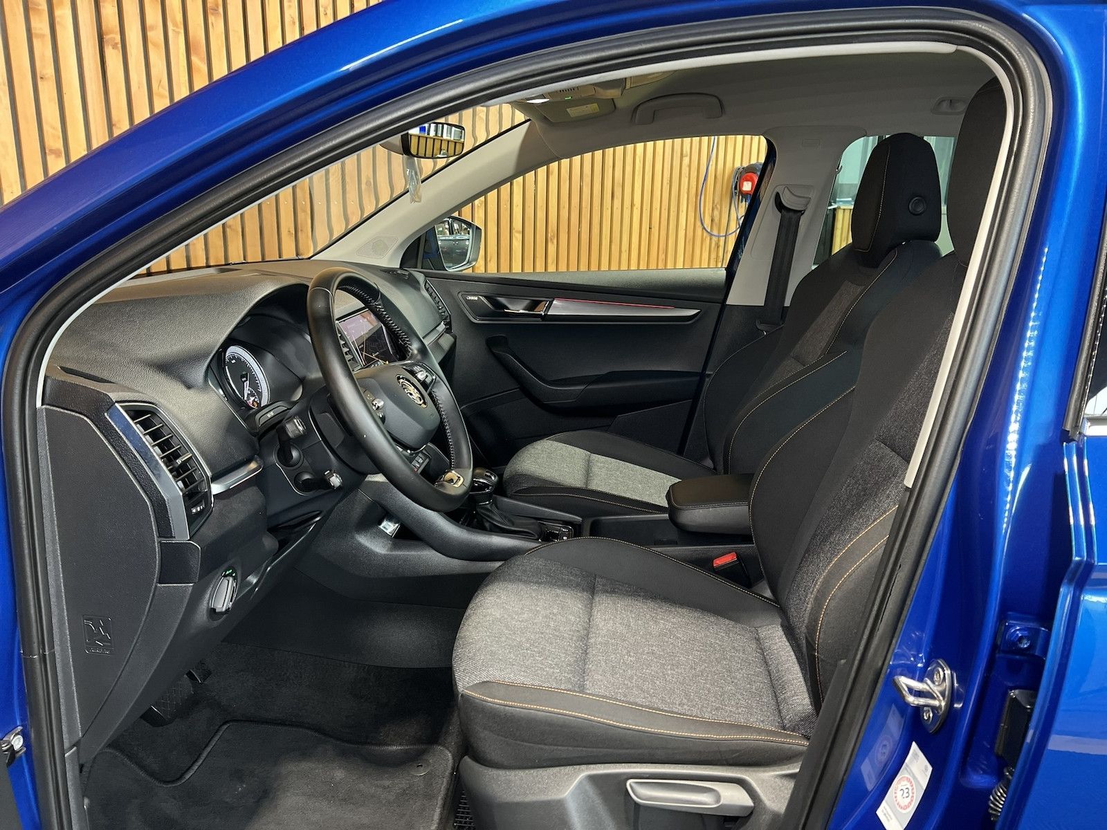 Fahrzeugabbildung SKODA Karoq 2,0 TDI DSG *Navi*ACC*LED*Kessy*Canton*App
