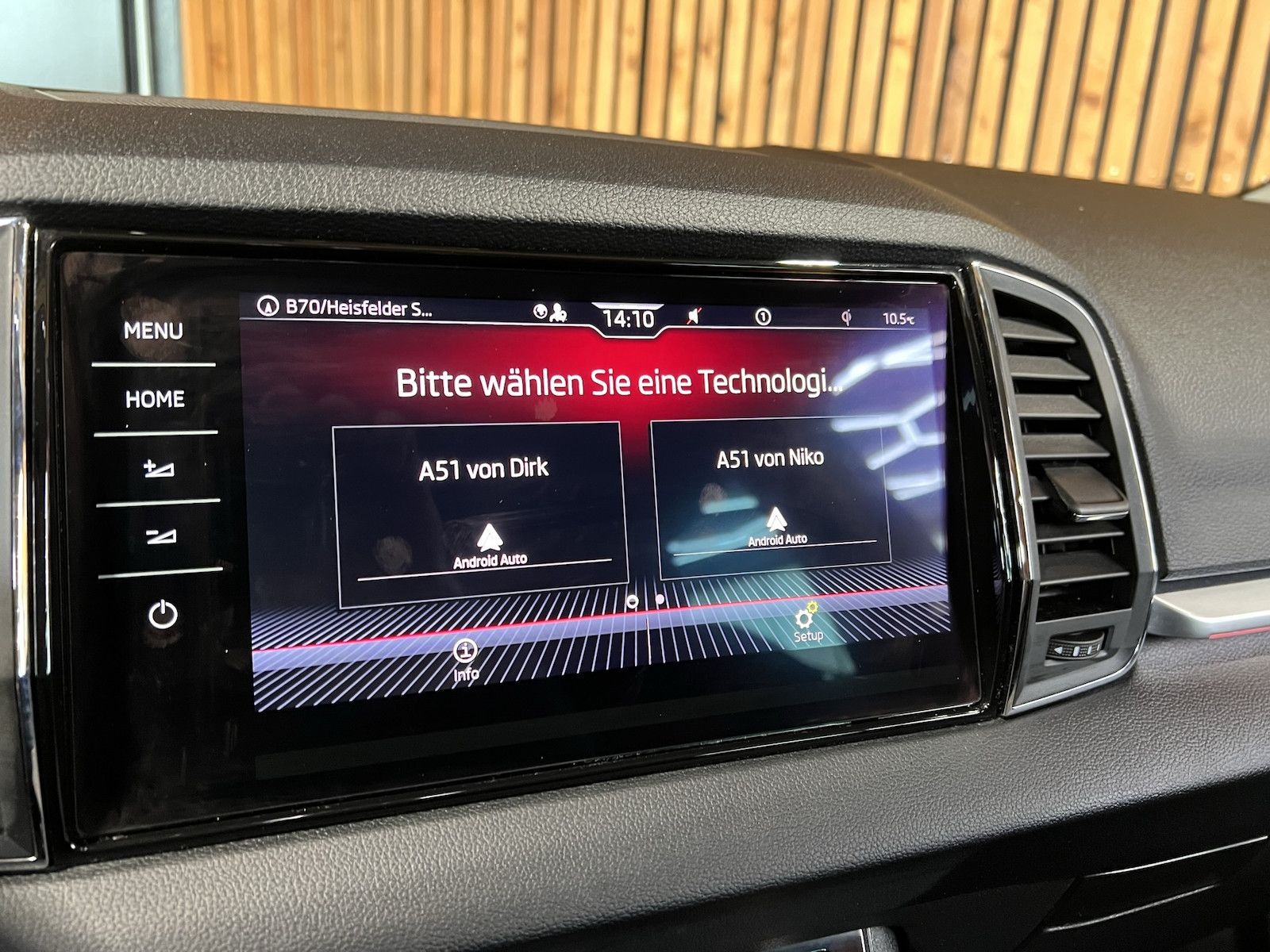 Fahrzeugabbildung SKODA Karoq 2,0 TDI DSG *Navi*ACC*LED*Kessy*Canton*App