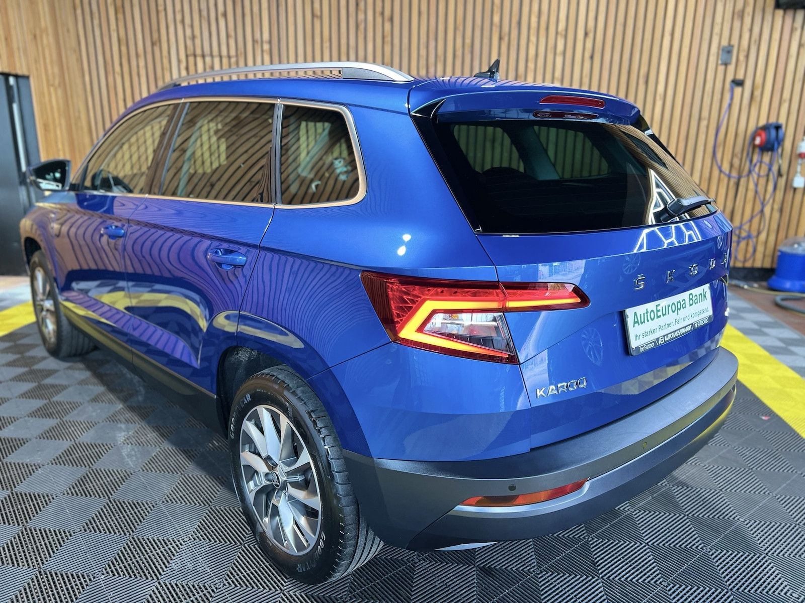 Fahrzeugabbildung SKODA Karoq 2,0 TDI DSG *Navi*ACC*LED*Kessy*Canton*App