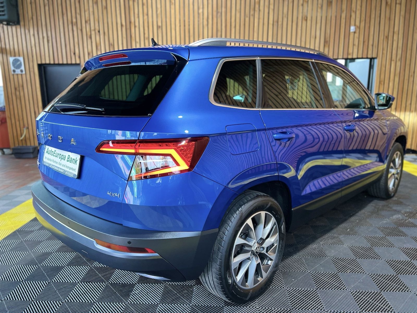 Fahrzeugabbildung SKODA Karoq 2,0 TDI DSG *Navi*ACC*LED*Kessy*Canton*App