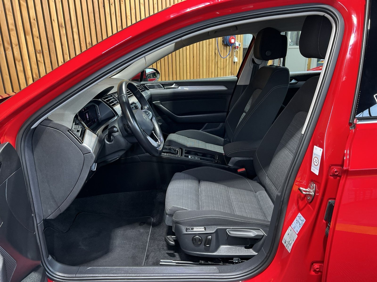 Fahrzeugabbildung Volkswagen Passat Variant 2,0 TDI DSG *Navi*LED*Kam*Virtual