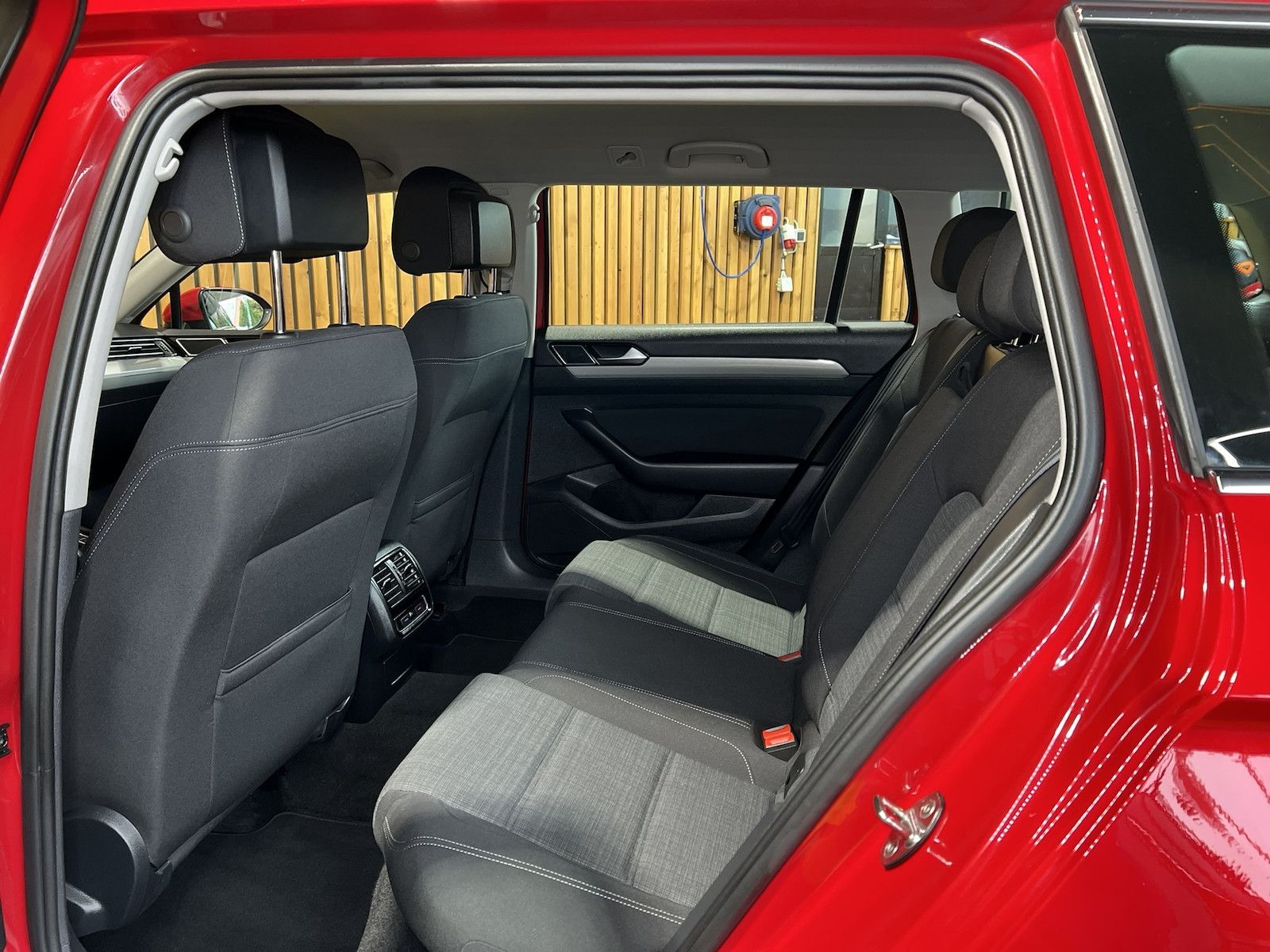 Fahrzeugabbildung Volkswagen Passat Variant 2,0 TDI DSG *Navi*LED*Kam*Virtual