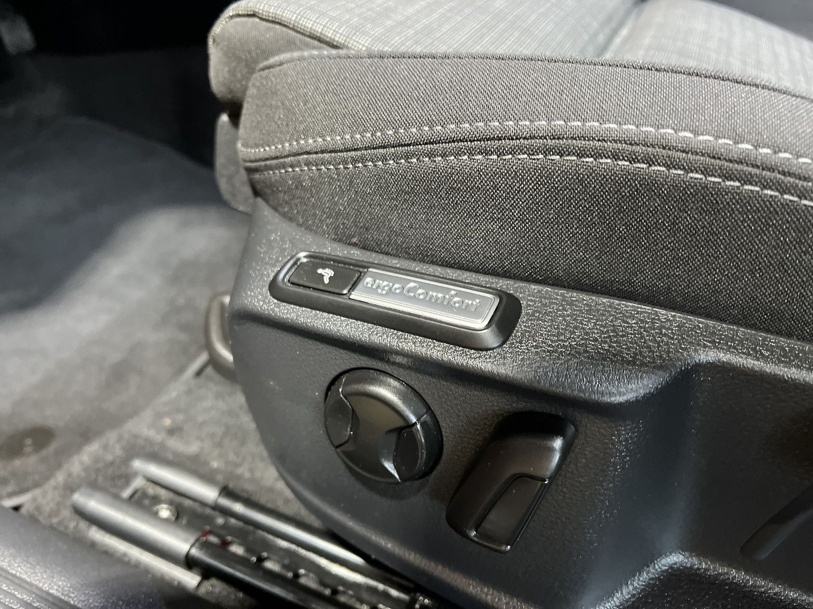 Fahrzeugabbildung Volkswagen Passat Variant 2,0 TDI DSG *Navi*LED*Kam*Virtual