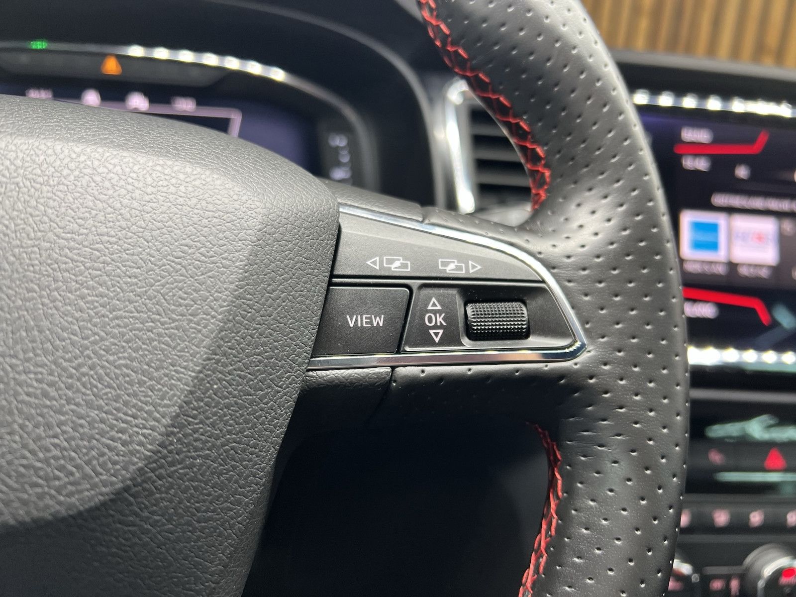 Fahrzeugabbildung SEAT Ateca TDI FR DSG *Navi*LED*Beats*ACC*360*Virtual
