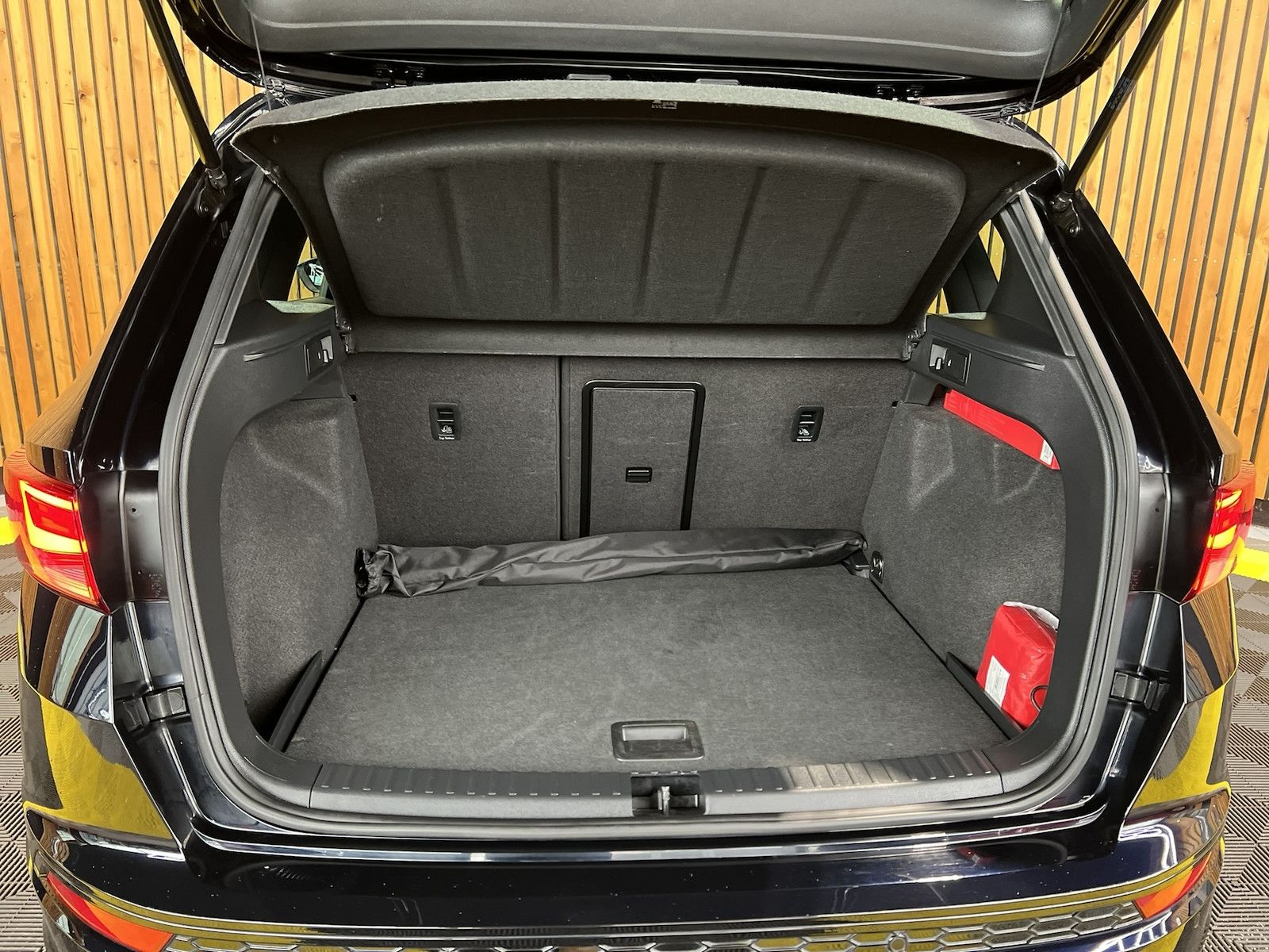 Fahrzeugabbildung SEAT Ateca TDI FR DSG *Navi*LED*Beats*ACC*360*Virtual