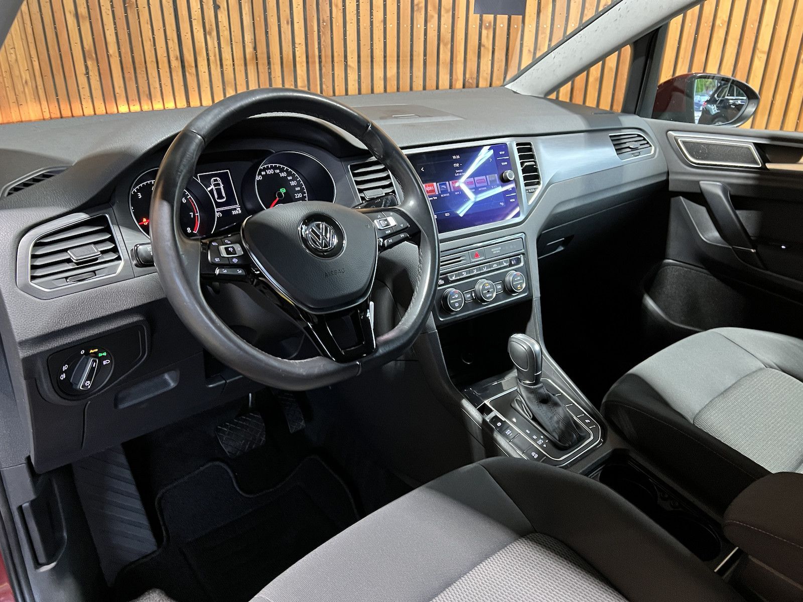 Fahrzeugabbildung Volkswagen Golf Sportsvan TSI DSG Comf. *ACC*PDC*Alu*MFL