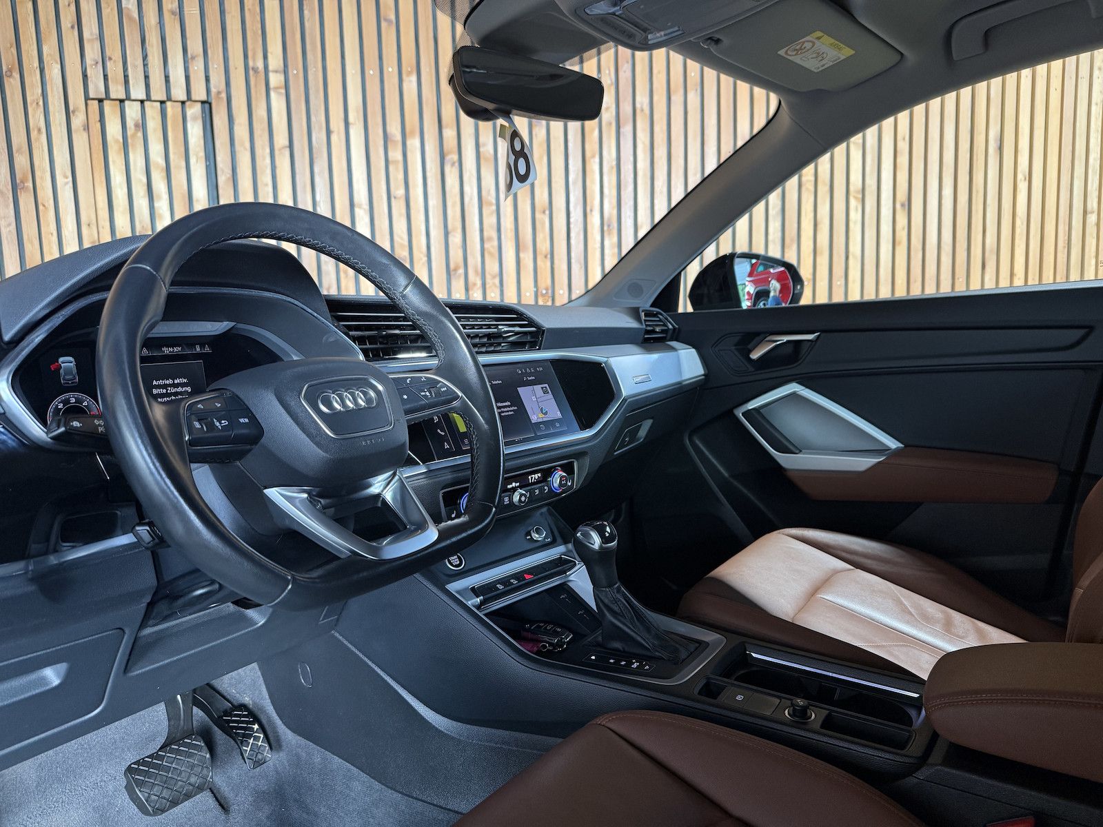 Fahrzeugabbildung Audi Q3 35 TDI Black Aut. Navi*LED*Virtual*AHK*Leder
