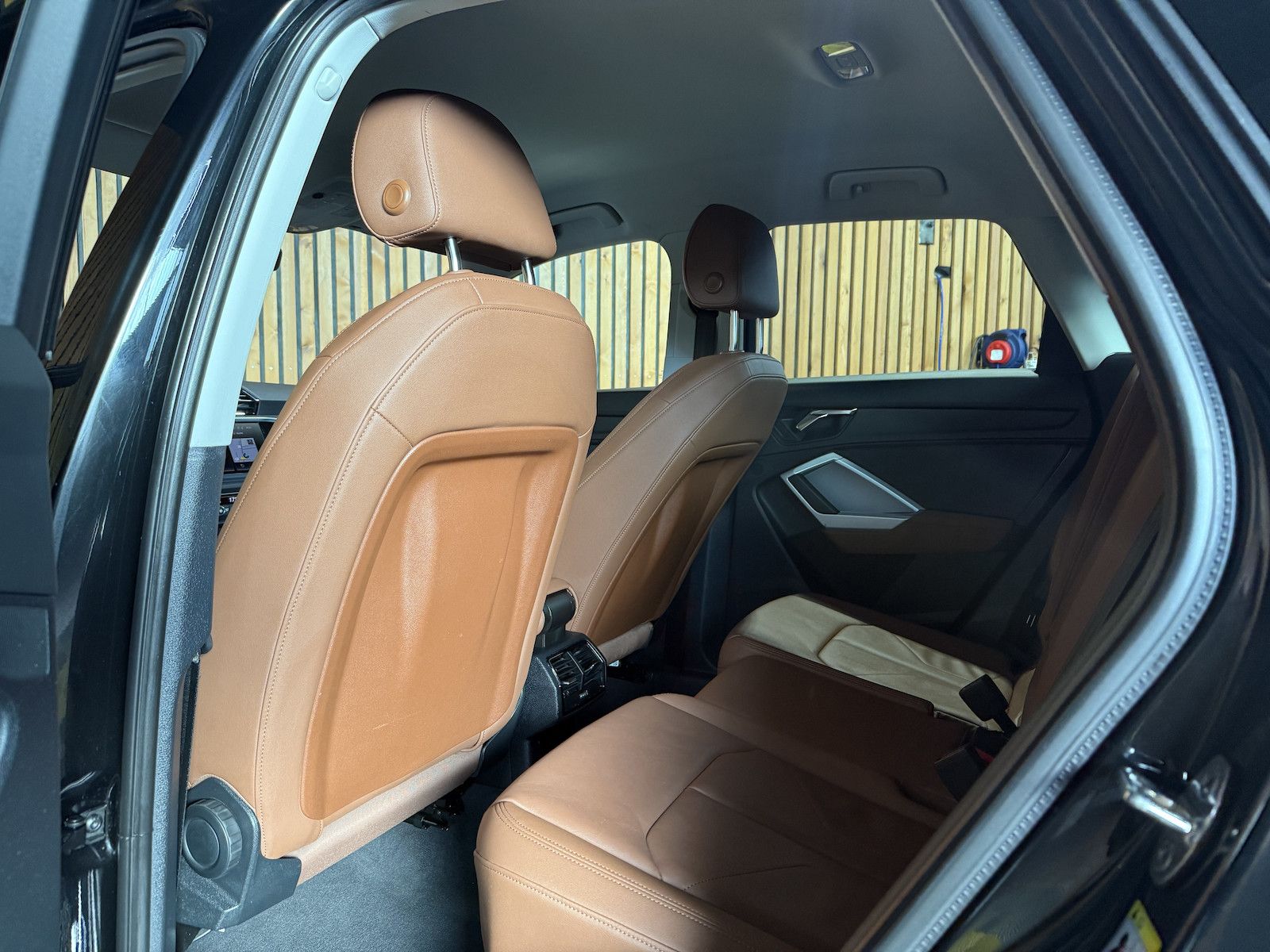 Fahrzeugabbildung Audi Q3 35 TDI Black Aut. Navi*LED*Virtual*AHK*Leder
