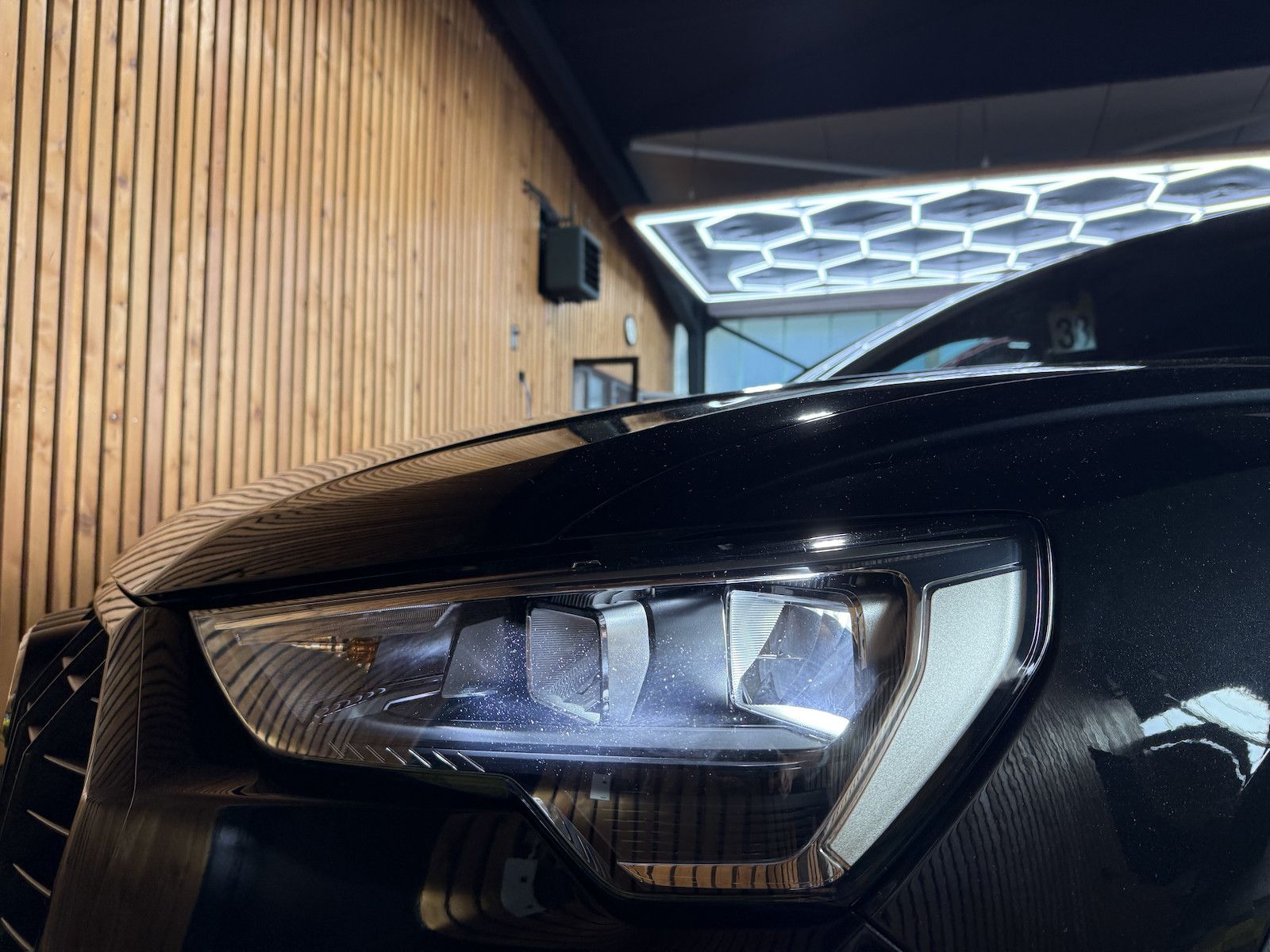 Fahrzeugabbildung Audi Q3 35 TDI Black Aut. Navi*LED*Virtual*AHK*Leder
