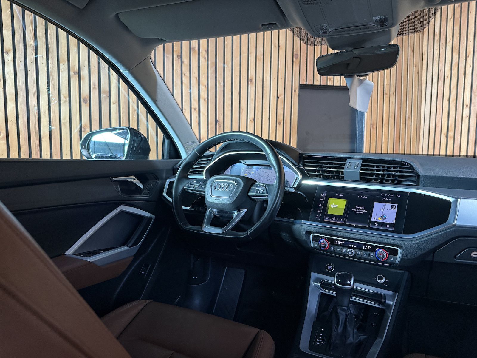 Fahrzeugabbildung Audi Q3 35 TDI Black Aut. Navi*LED*Virtual*AHK*Leder