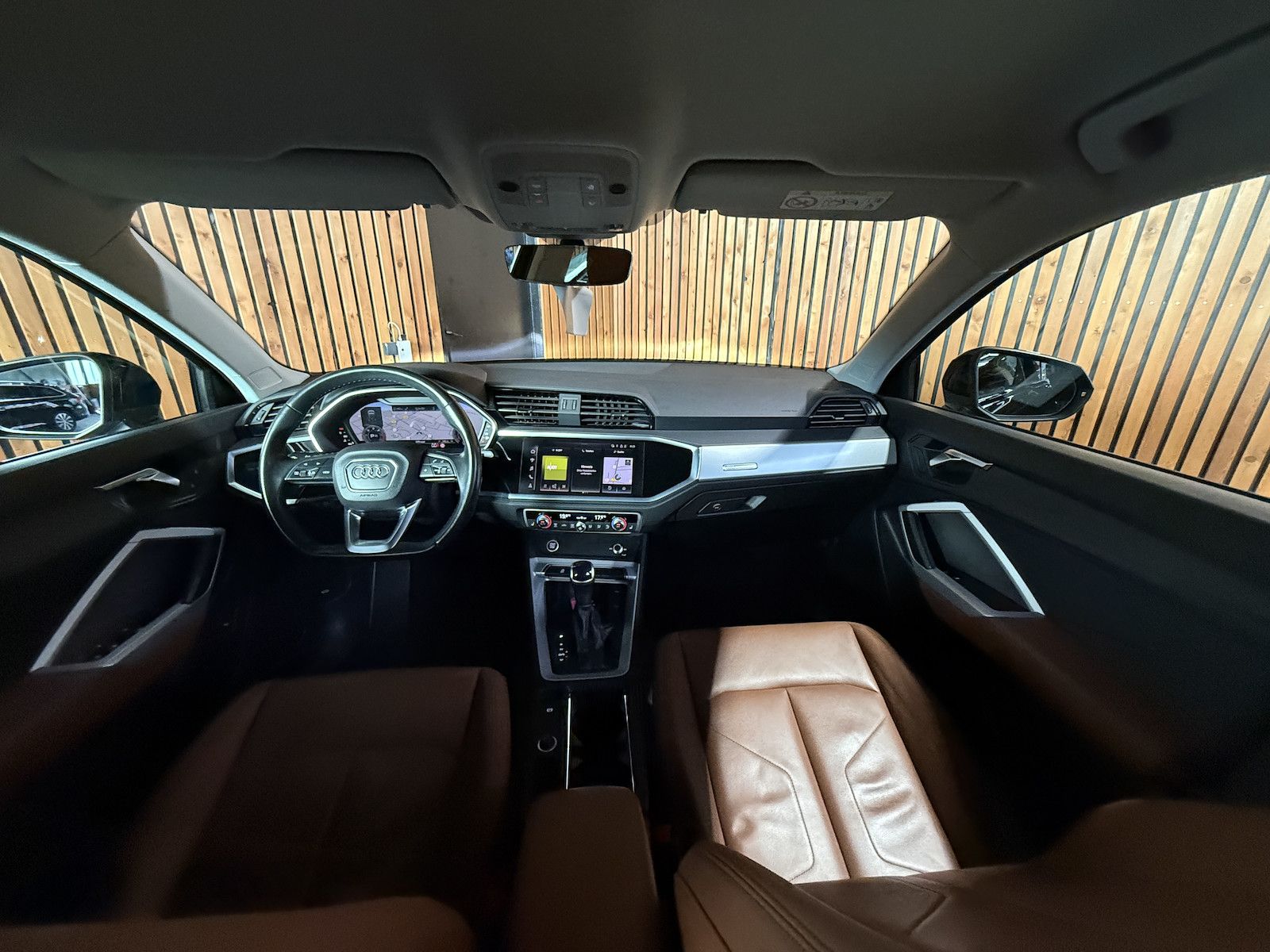 Fahrzeugabbildung Audi Q3 35 TDI Black Aut. Navi*LED*Virtual*AHK*Leder