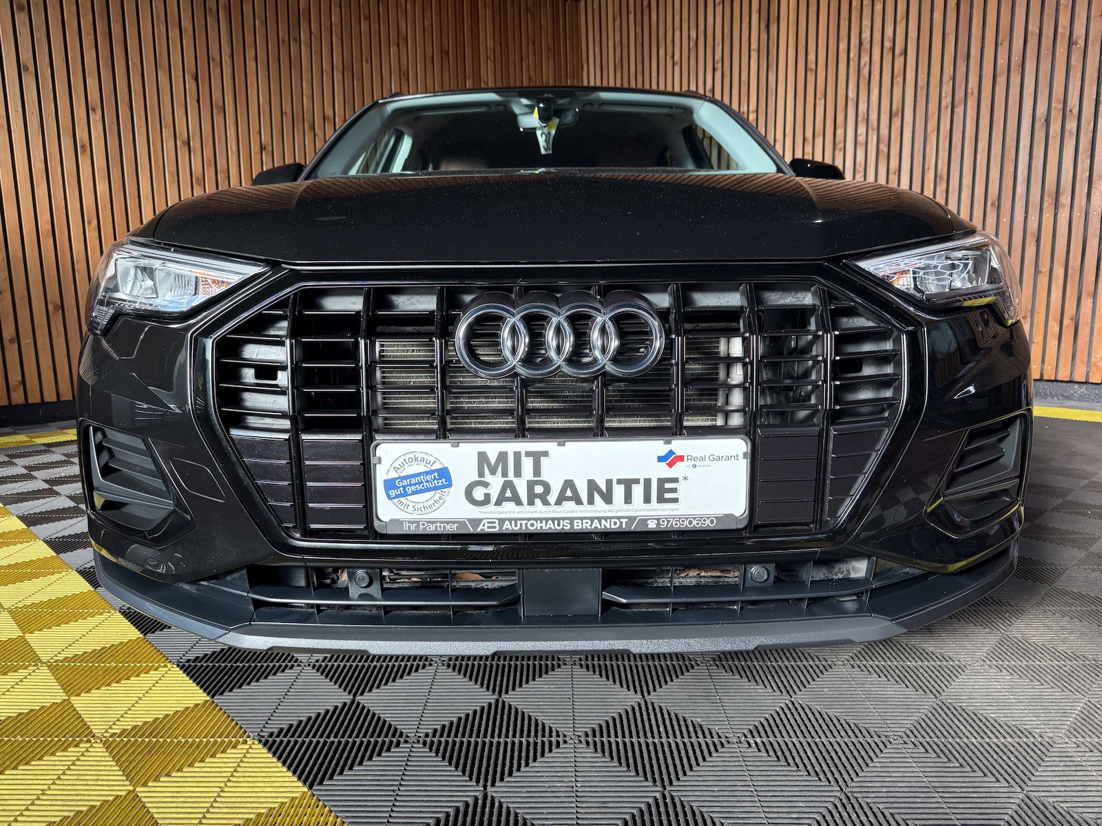 Fahrzeugabbildung Audi Q3 35 TDI Black Aut. Navi*LED*Virtual*AHK*Leder