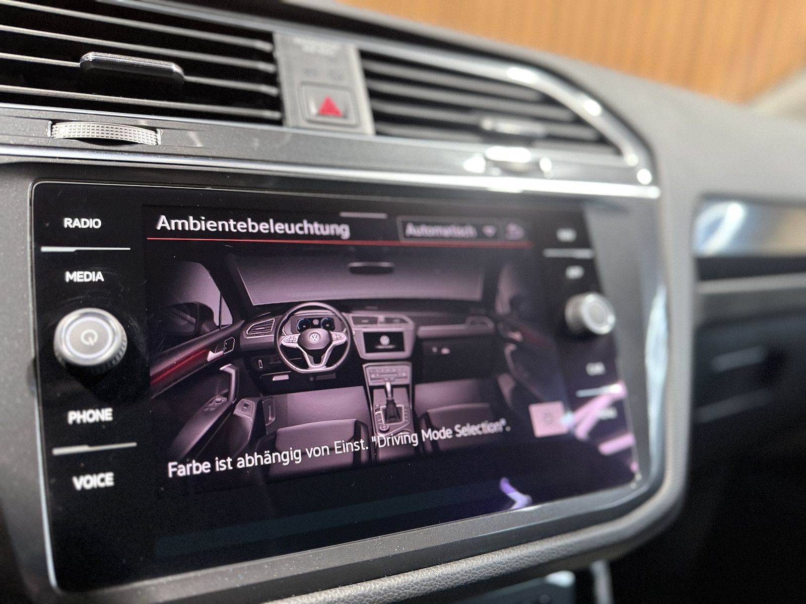 Fahrzeugabbildung Volkswagen Tiguan 1,4 eHybrid Active DSG *Navi*ACC*LED*AHK