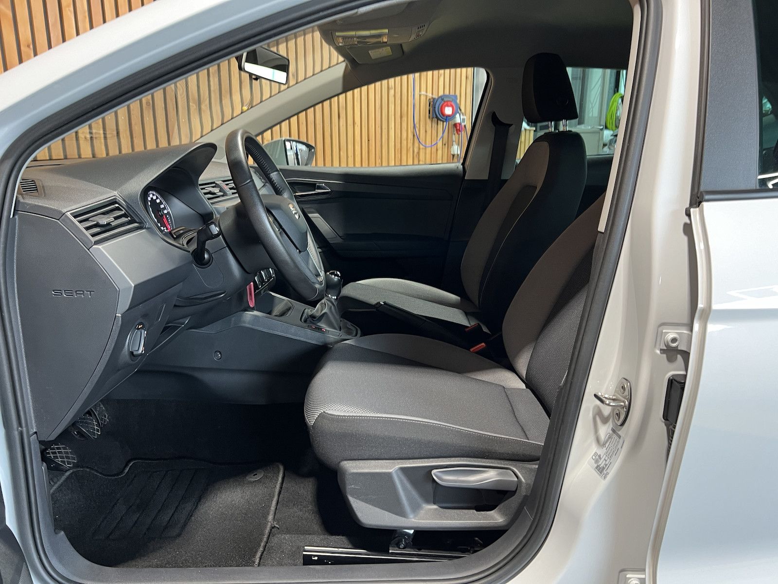 Fahrzeugabbildung SEAT Ibiza 1.0 TGI Style *Navi*PDC*Sitzhz*LED*App*