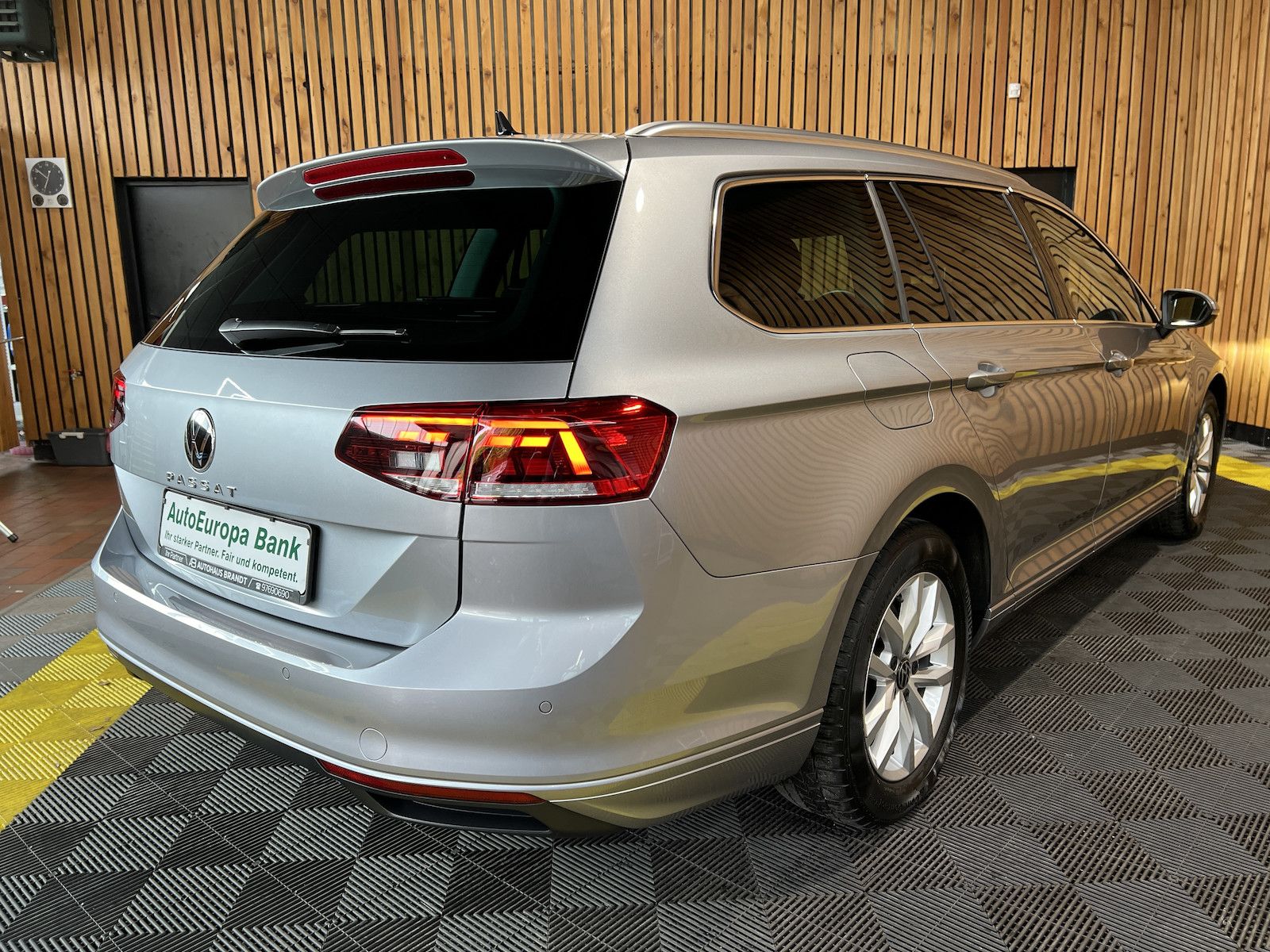 Fahrzeugabbildung Volkswagen Passat Variant 1,5 TSI DSG *Navi*LED*Kam*ACC*App