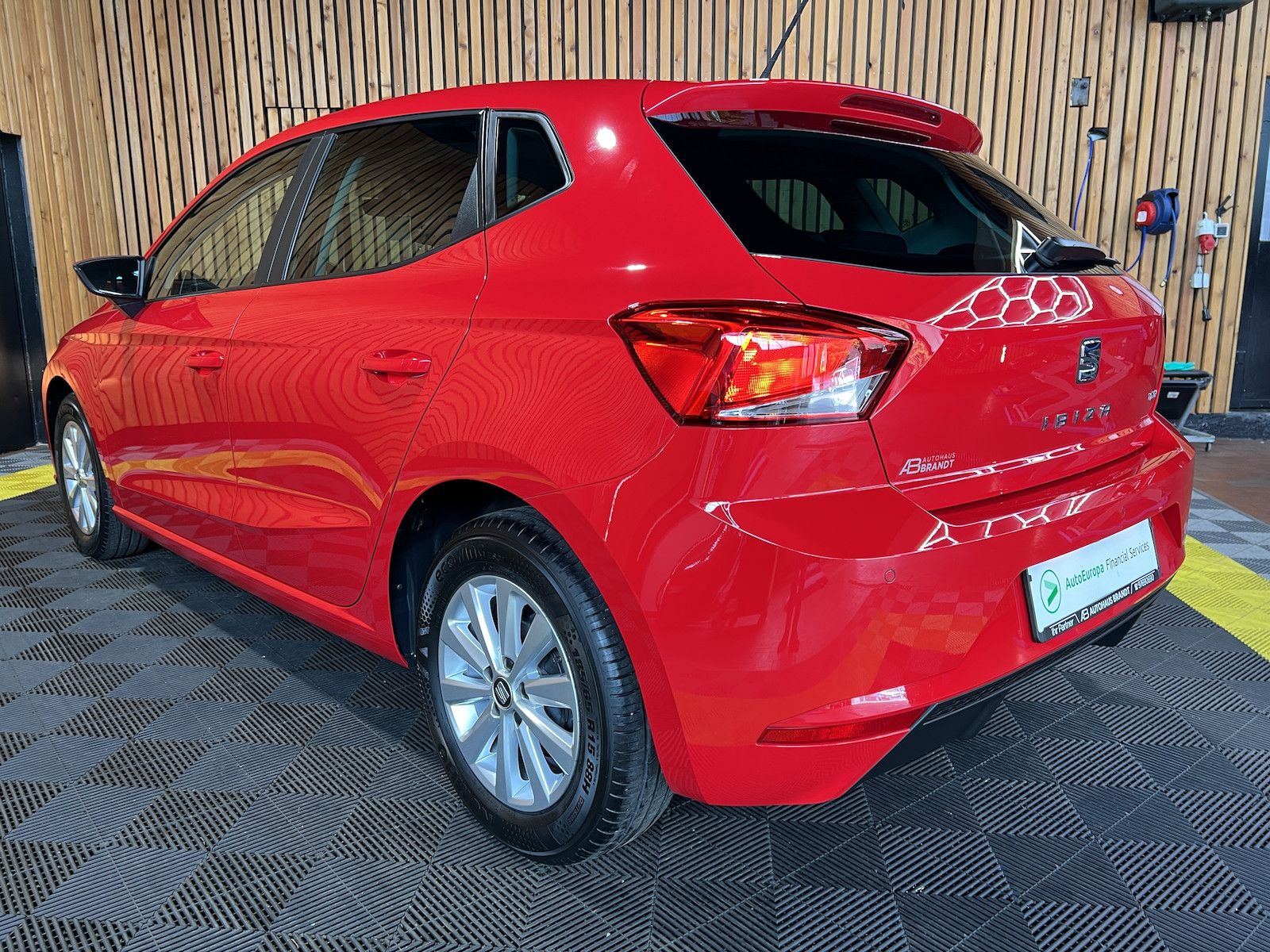 Fahrzeugabbildung SEAT Ibiza 1.0 TGI Style *Navi*PDC*Sitzhz*Kamera*App*