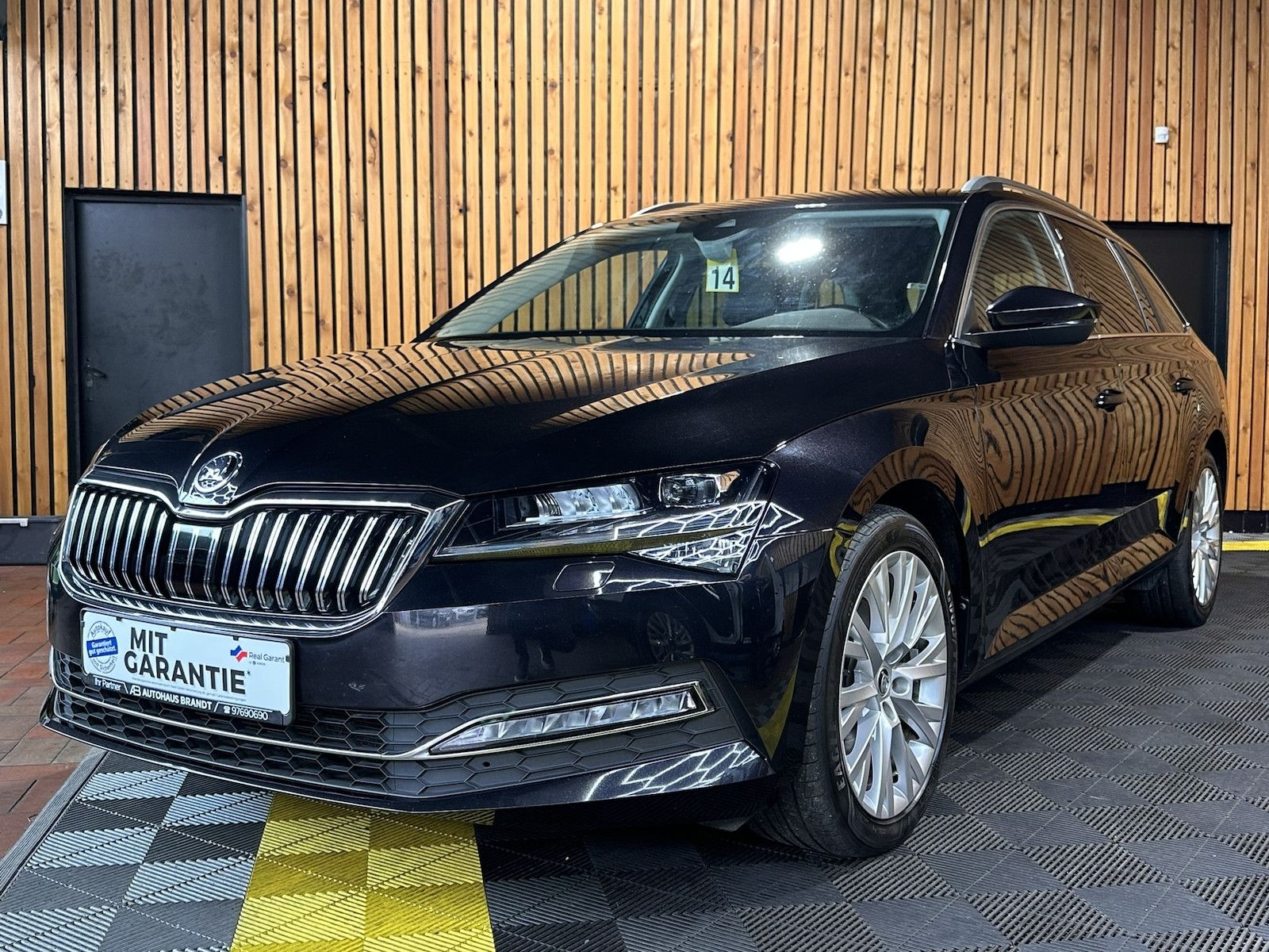 SKODA Superb Combi TDI DSG *Navi*ACC*Virtual*Leder*LED