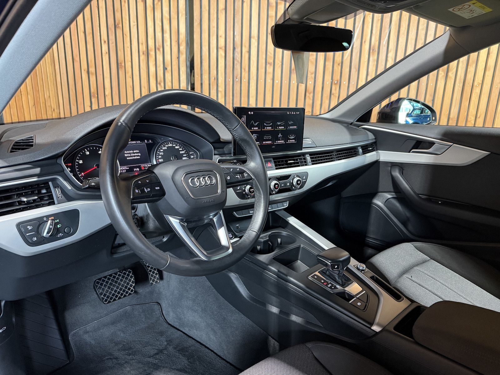 Fahrzeugabbildung Audi A4 Avant advanced TDI Aut. *Navi+*ACC*Kamera*LED
