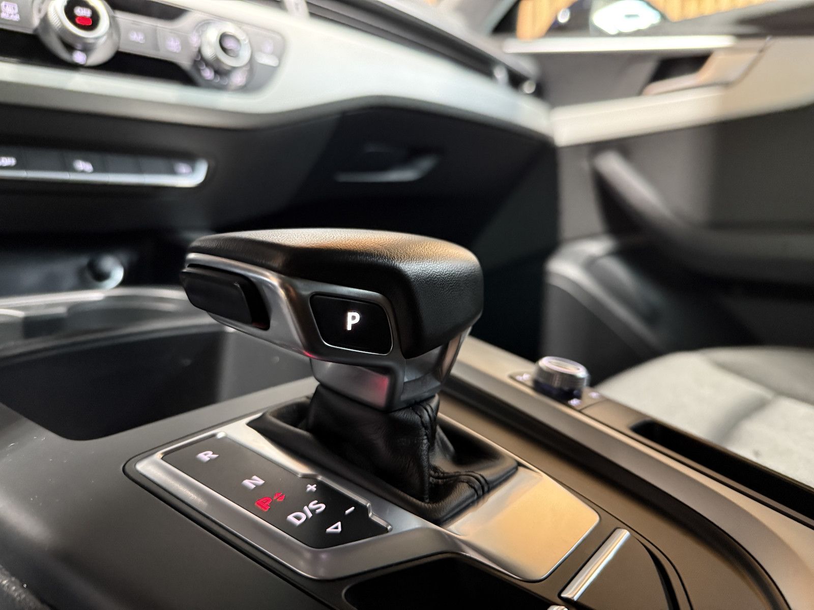 Fahrzeugabbildung Audi A4 Avant advanced TDI Aut. *Navi+*ACC*Kamera*LED