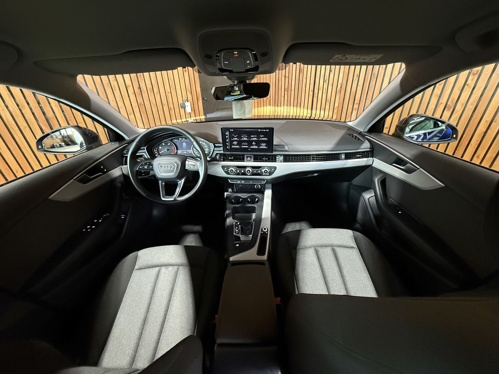 Fahrzeugabbildung Audi A4 Avant advanced TDI Aut. *Navi+*ACC*Kamera*LED