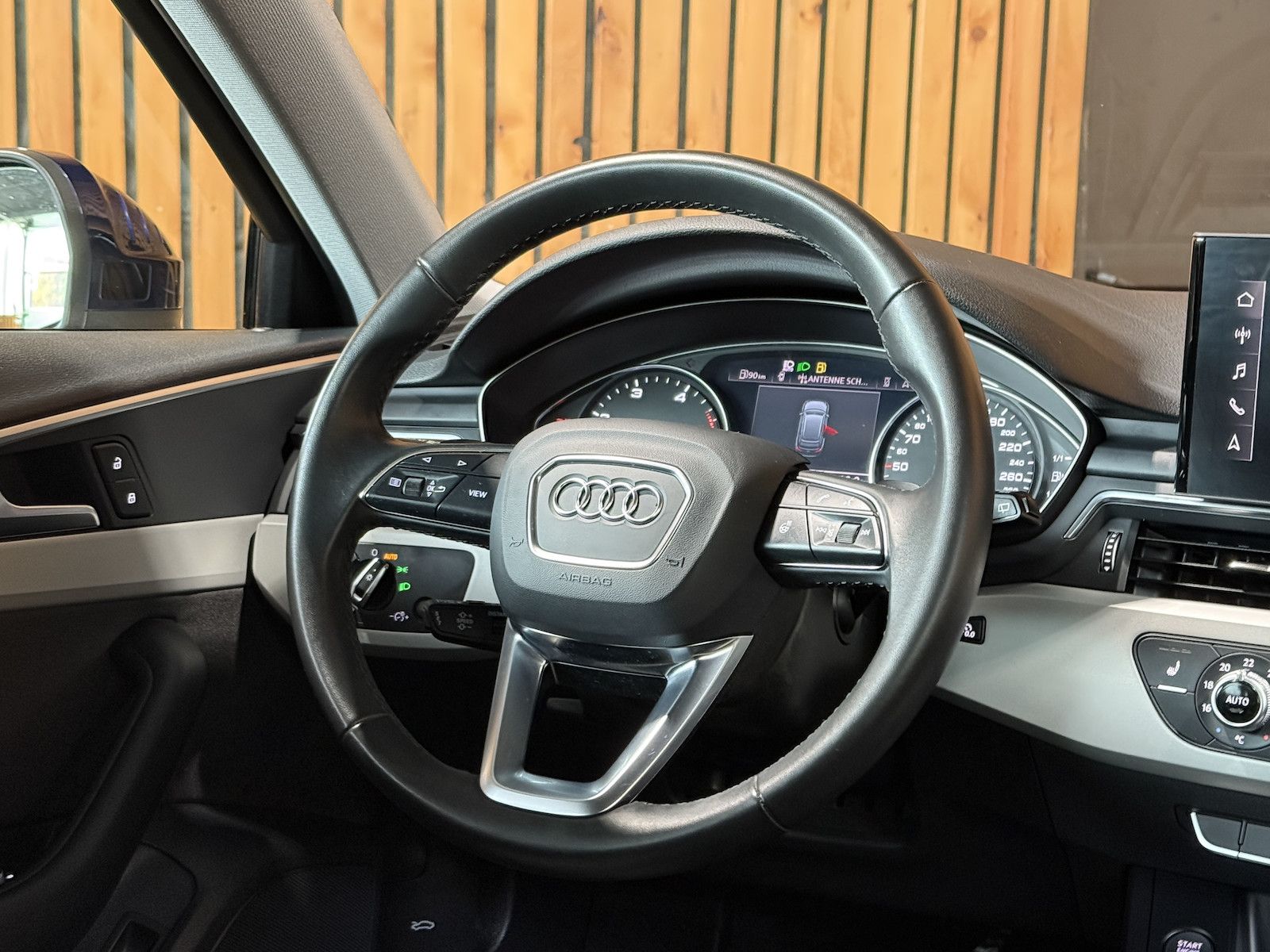 Fahrzeugabbildung Audi A4 Avant advanced TDI Aut. *Navi+*ACC*Kamera*LED