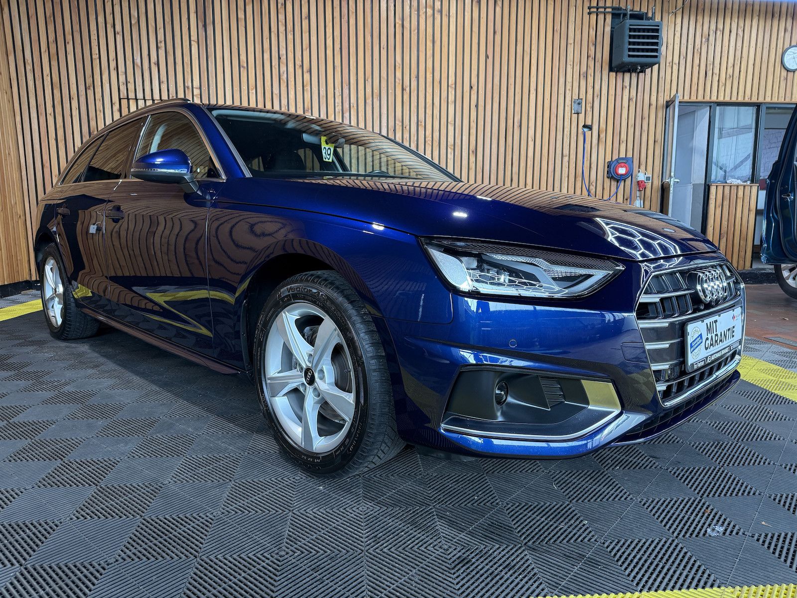 Fahrzeugabbildung Audi A4 Avant advanced TDI Aut. *Navi+*ACC*Kamera*LED