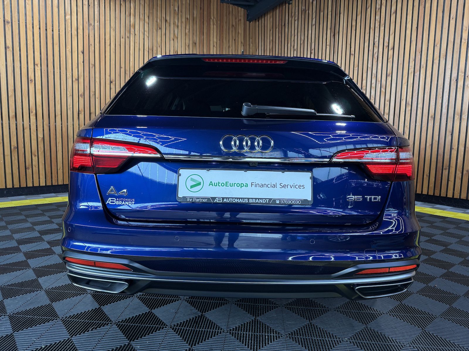 Fahrzeugabbildung Audi A4 Avant advanced TDI Aut. *Navi+*ACC*Kamera*LED
