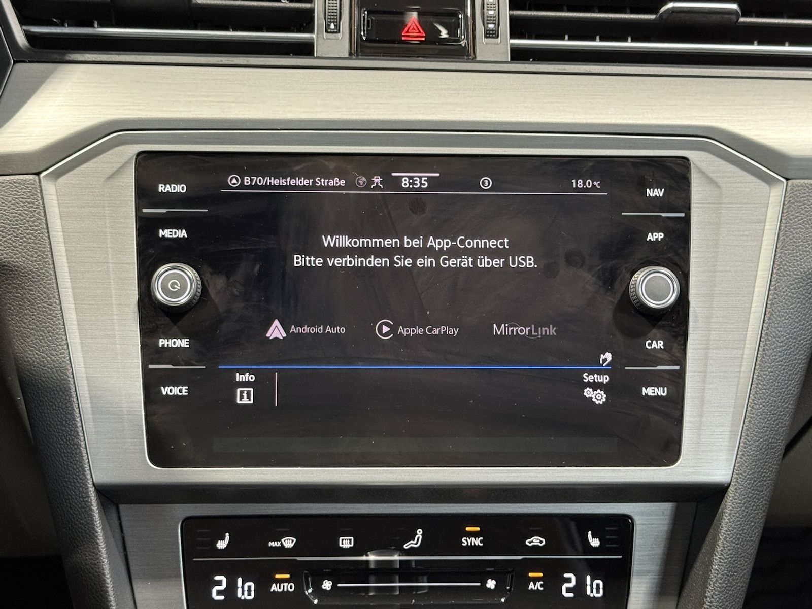 Fahrzeugabbildung Volkswagen Passat Variant 2,0 TDI DSG Navi*AHK*Kam*el.Heck.