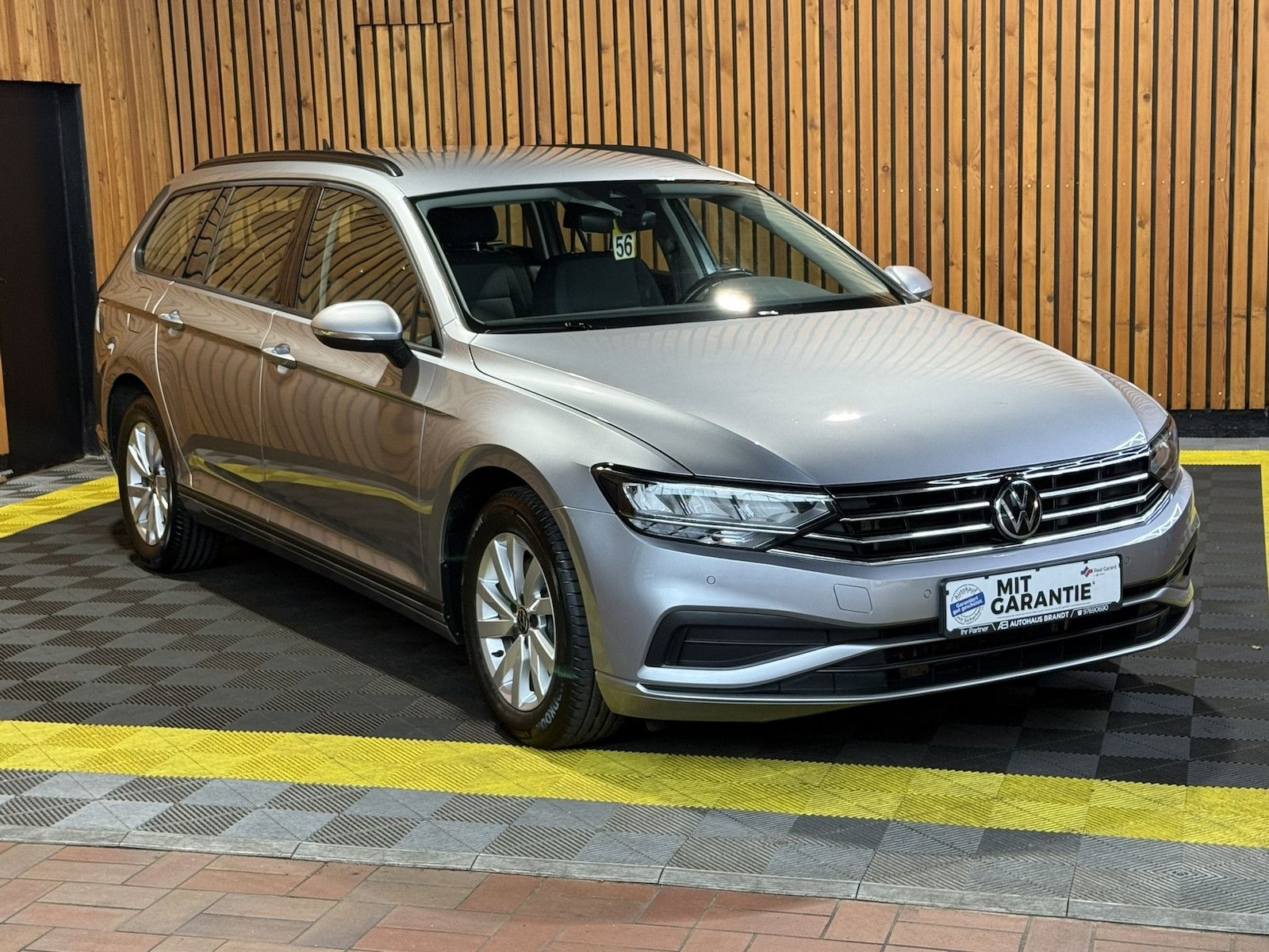 Fahrzeugabbildung Volkswagen Passat Variant 2,0 TDI DSG Navi*AHK*Kam*el.Heck.
